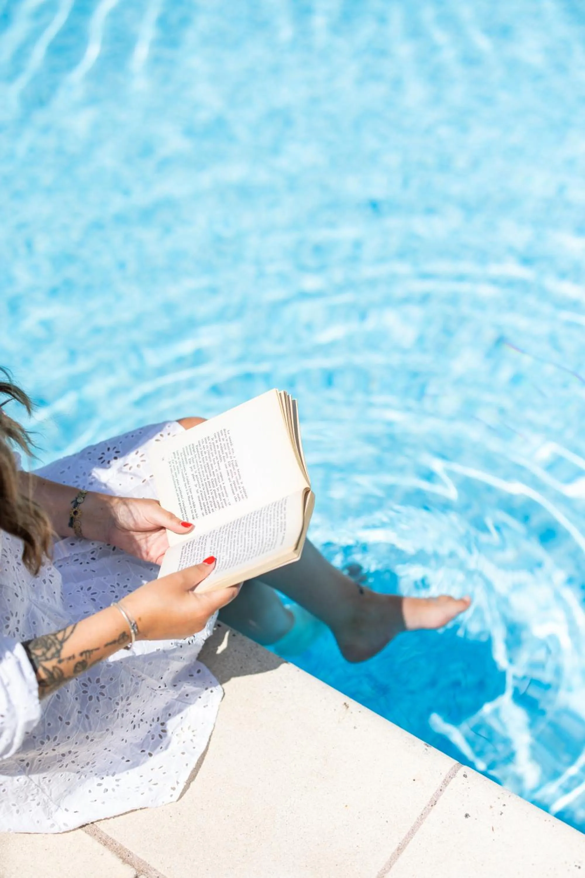 People in Hôtel Restaurant la Corniche