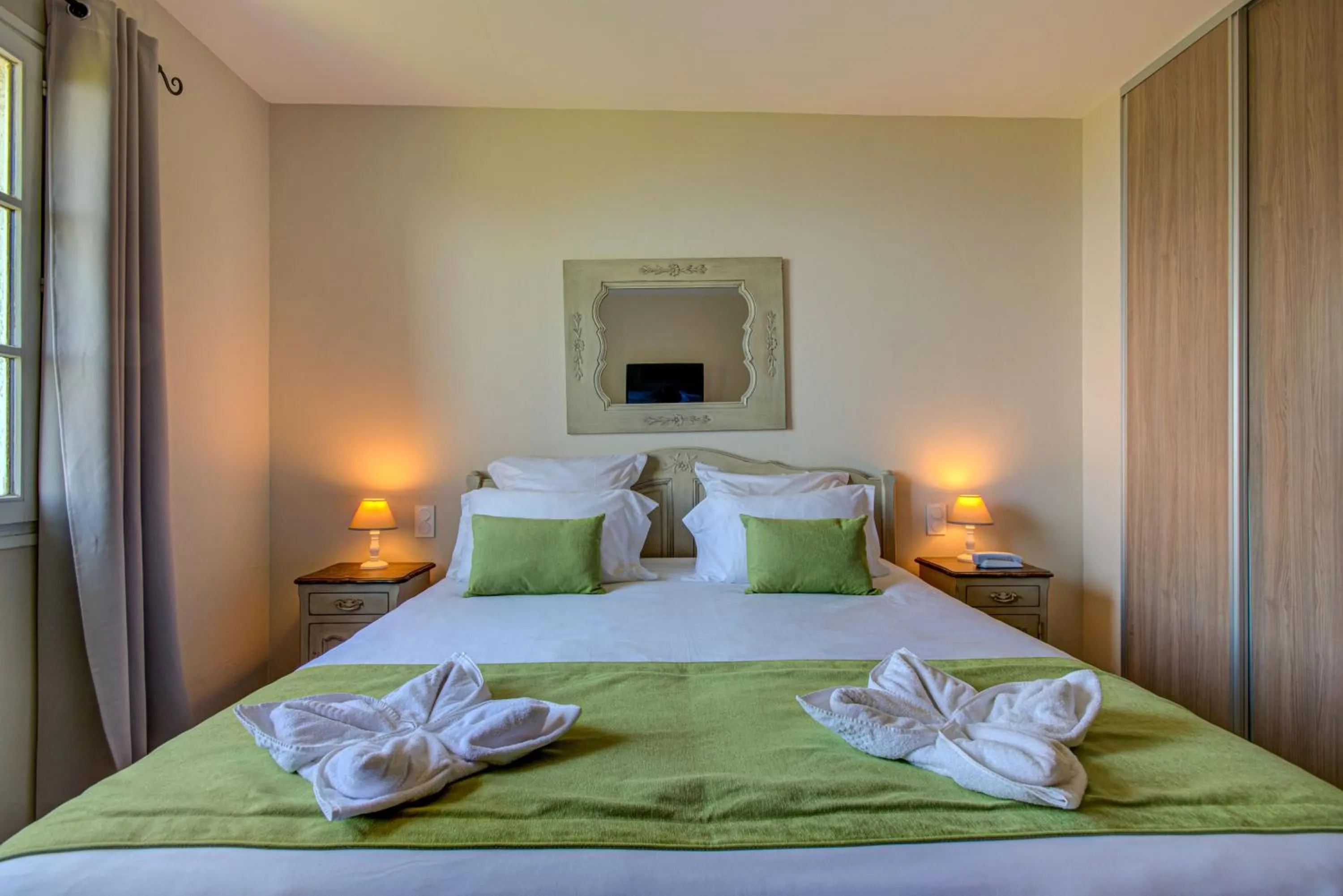 Bedroom, Bed in Hôtel Restaurant la Corniche