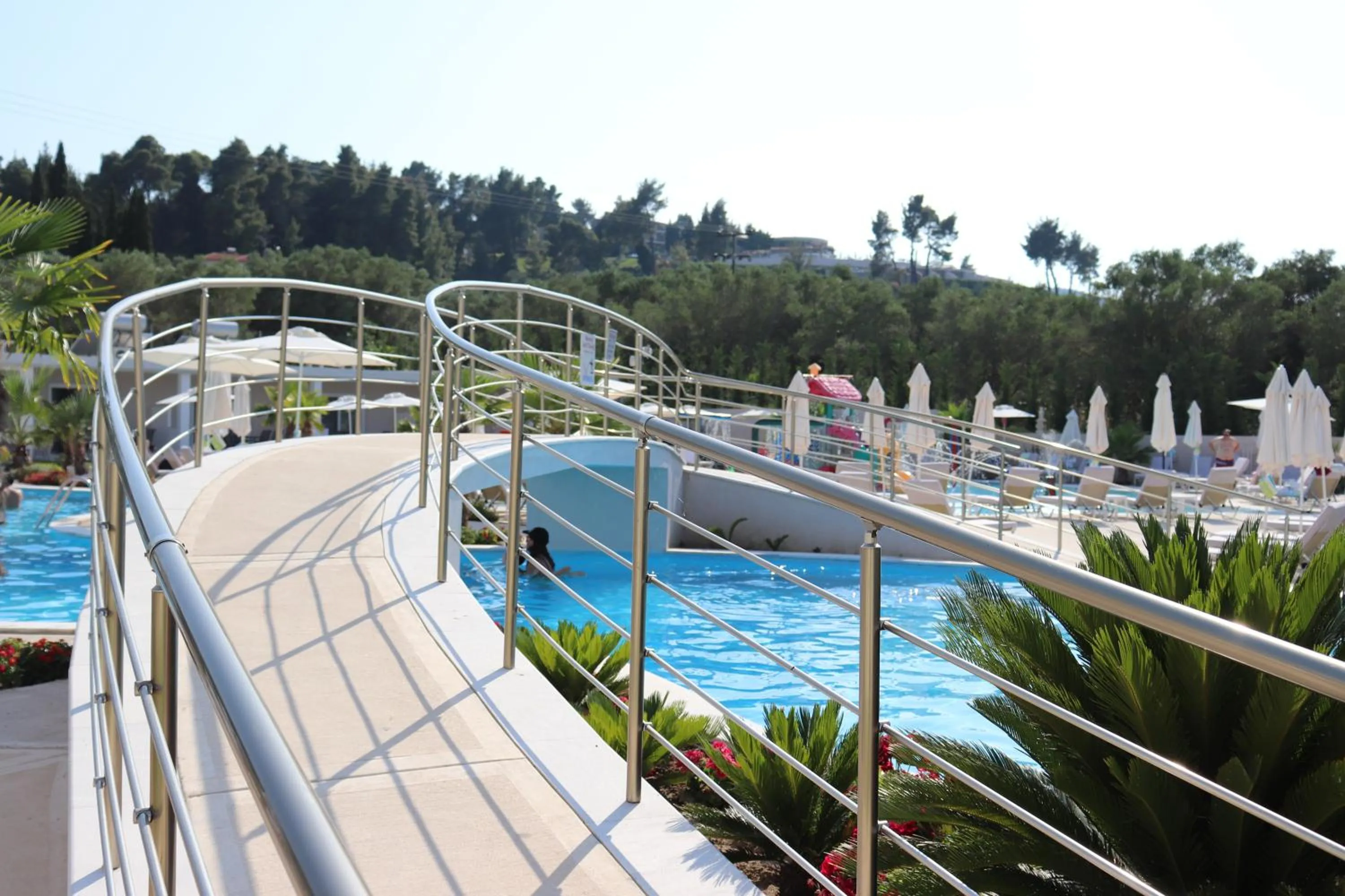 Swimming pool in Anna Hotel