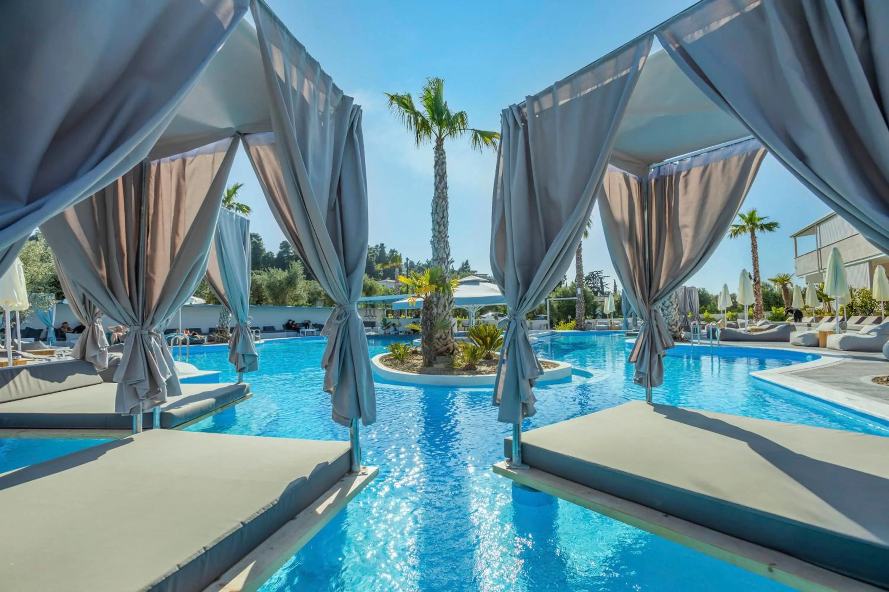 Swimming pool in Anna Hotel