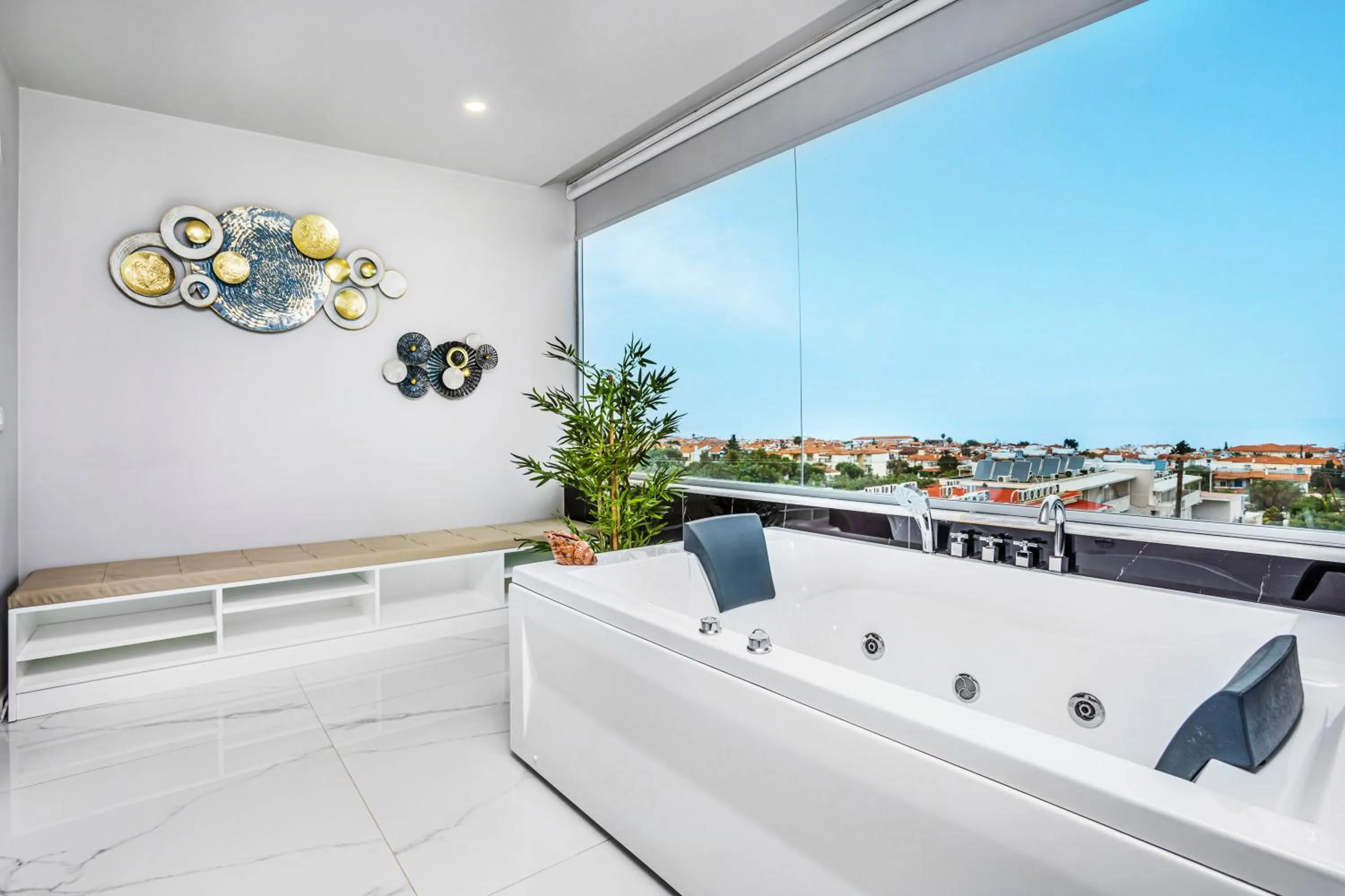 Hot Tub in Anna Hotel