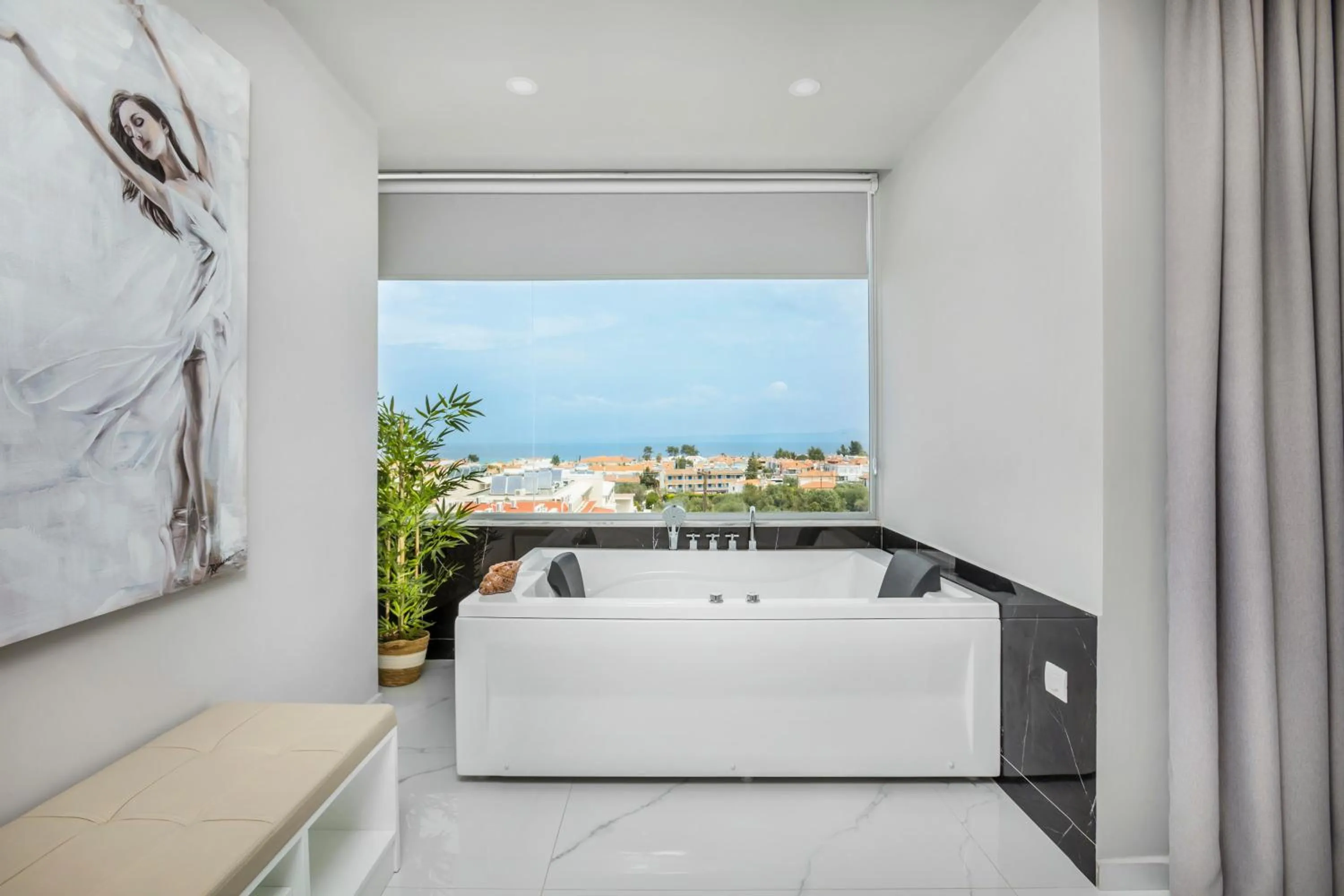 Hot Tub in Anna Hotel