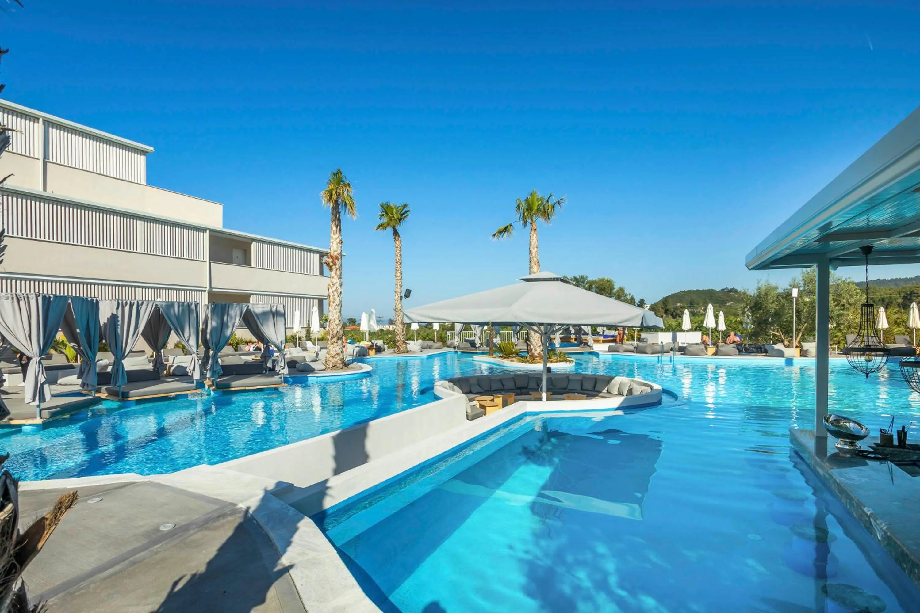 Swimming pool in Anna Hotel