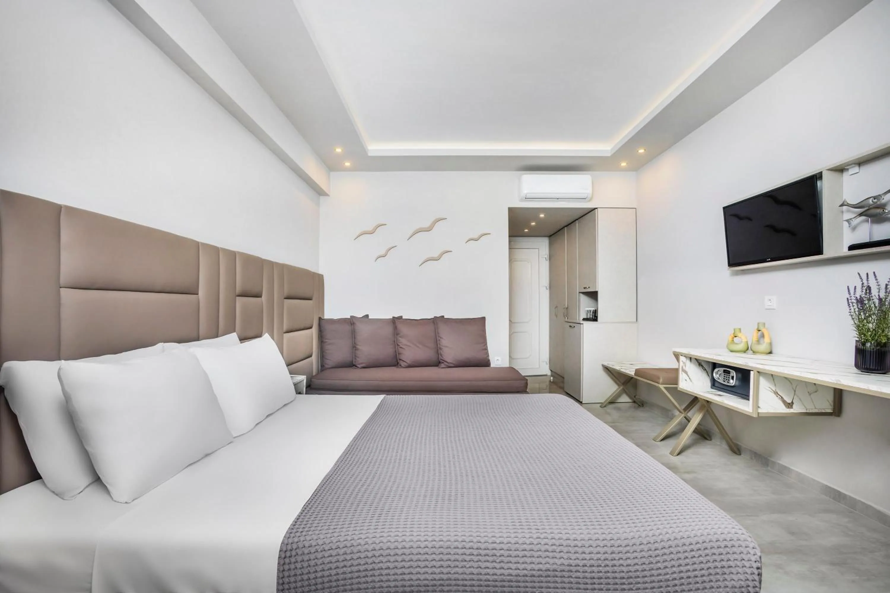 Photo of the whole room, Bed in Anna Hotel