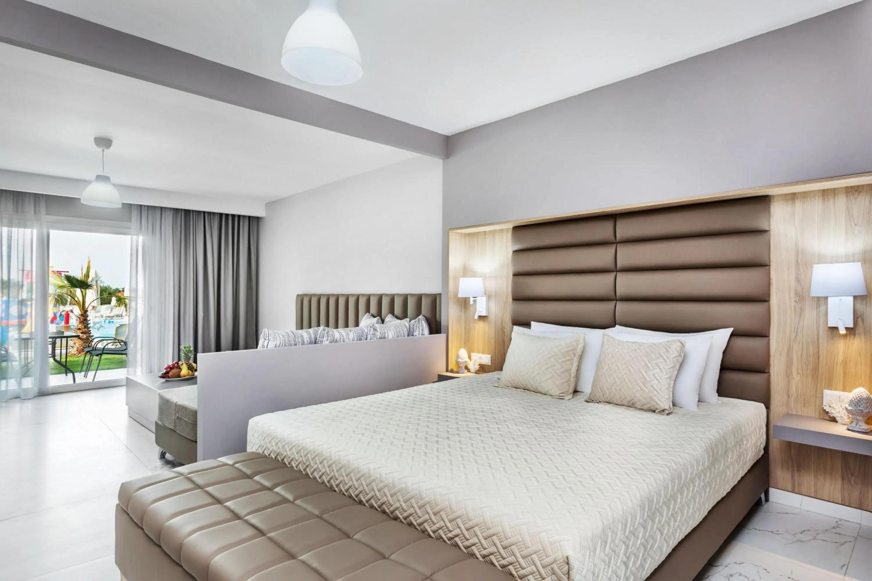 Living room, Bed in Anna Hotel