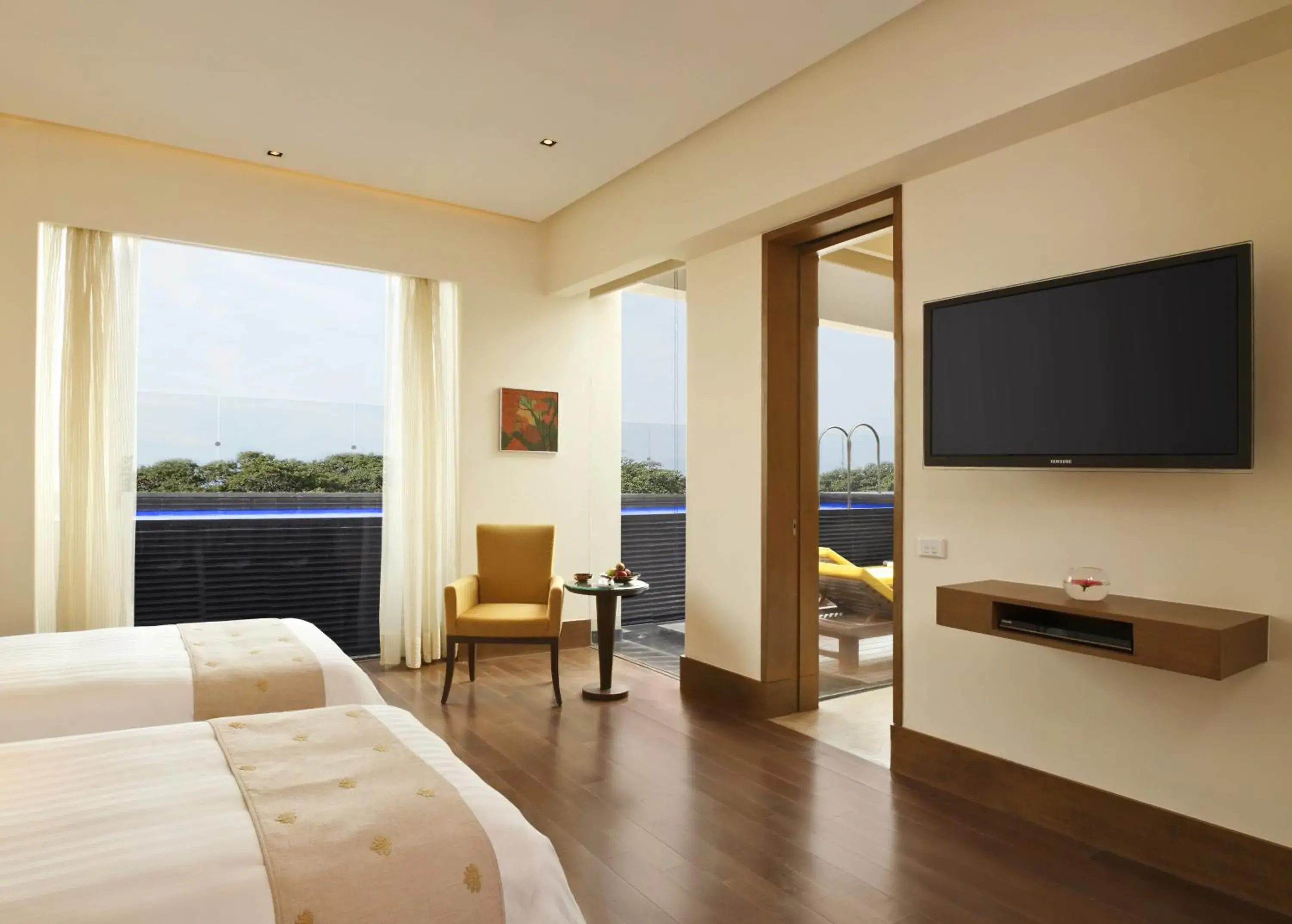 View (from property/room), Bed in The Oberoi Gurgaon View (from property/room), Bed in The Oberoi Gurgaon