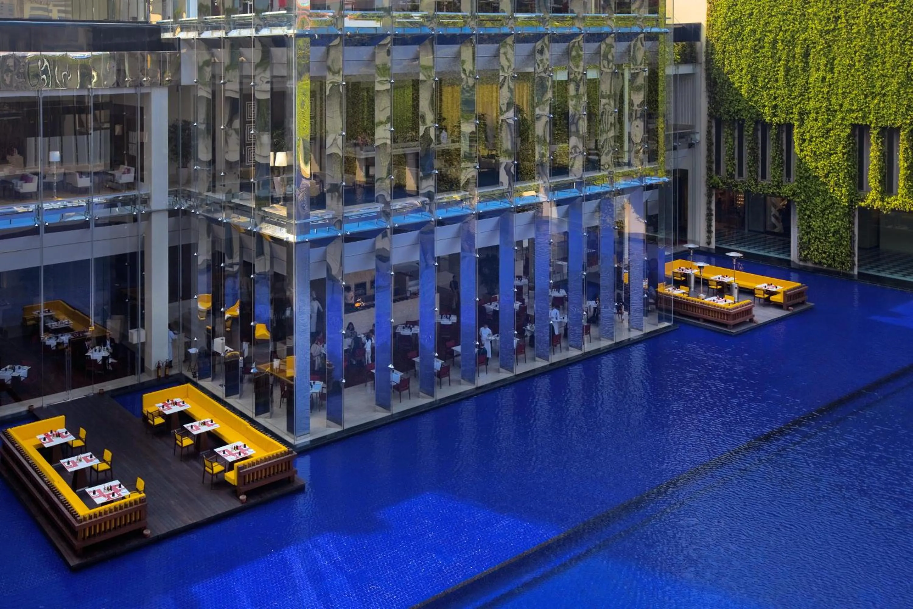 Restaurant/places to eat in The Oberoi Gurgaon