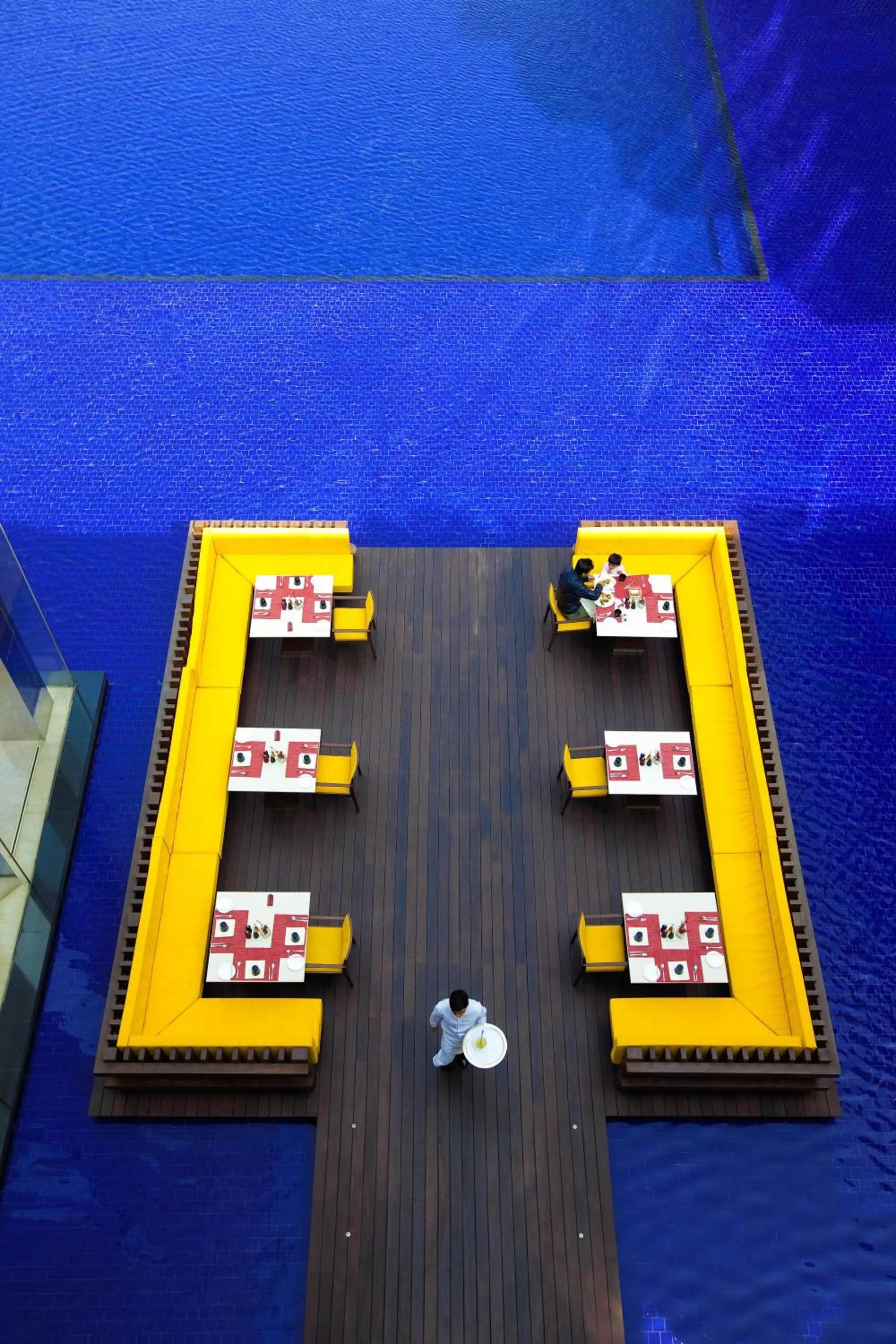 Restaurant/places to eat in The Oberoi Gurgaon