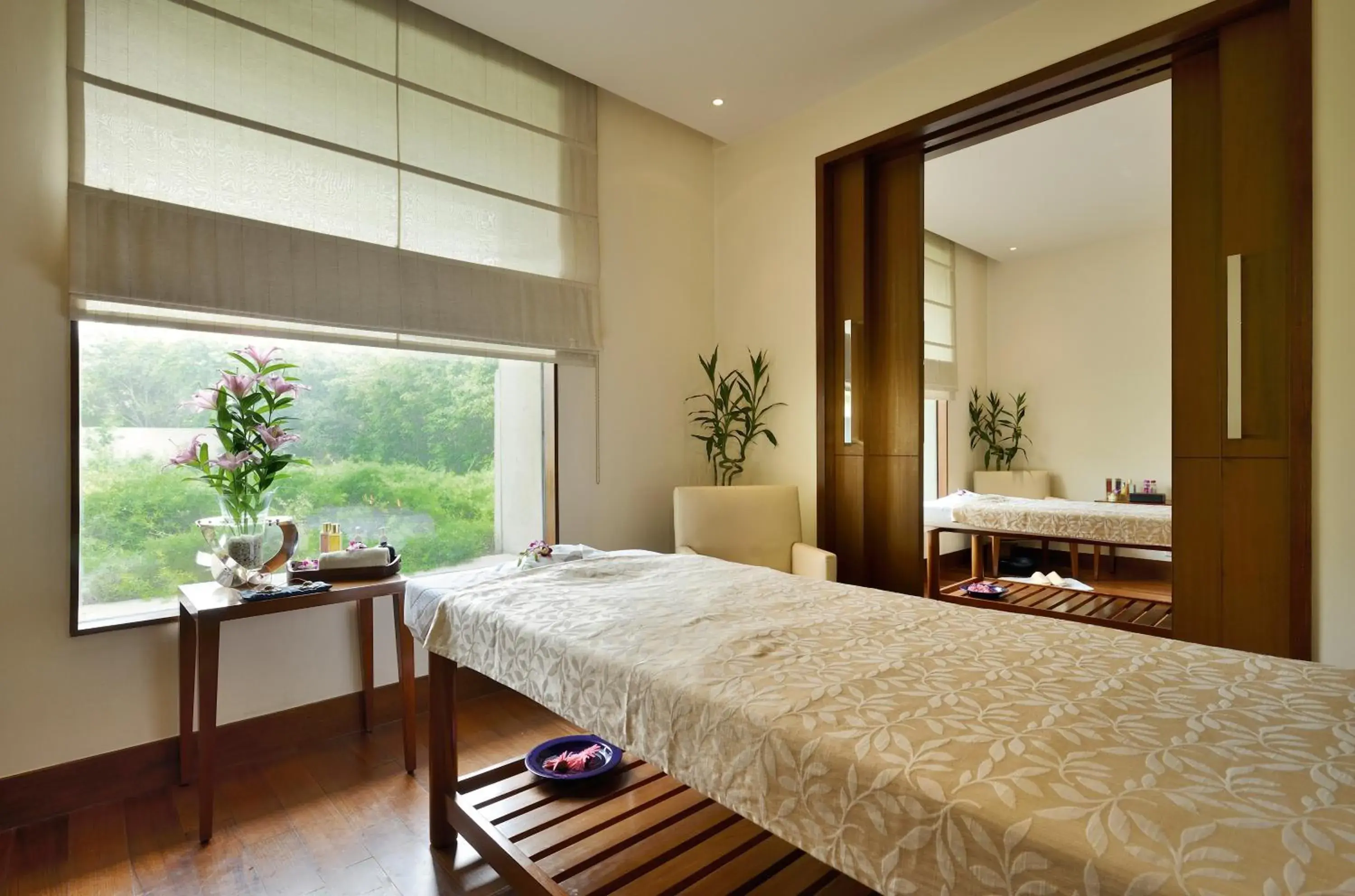 Spa and wellness centre/facilities, Bed in The Oberoi Gurgaon Spa and wellness centre/facilities, Bed in The Oberoi Gurgaon