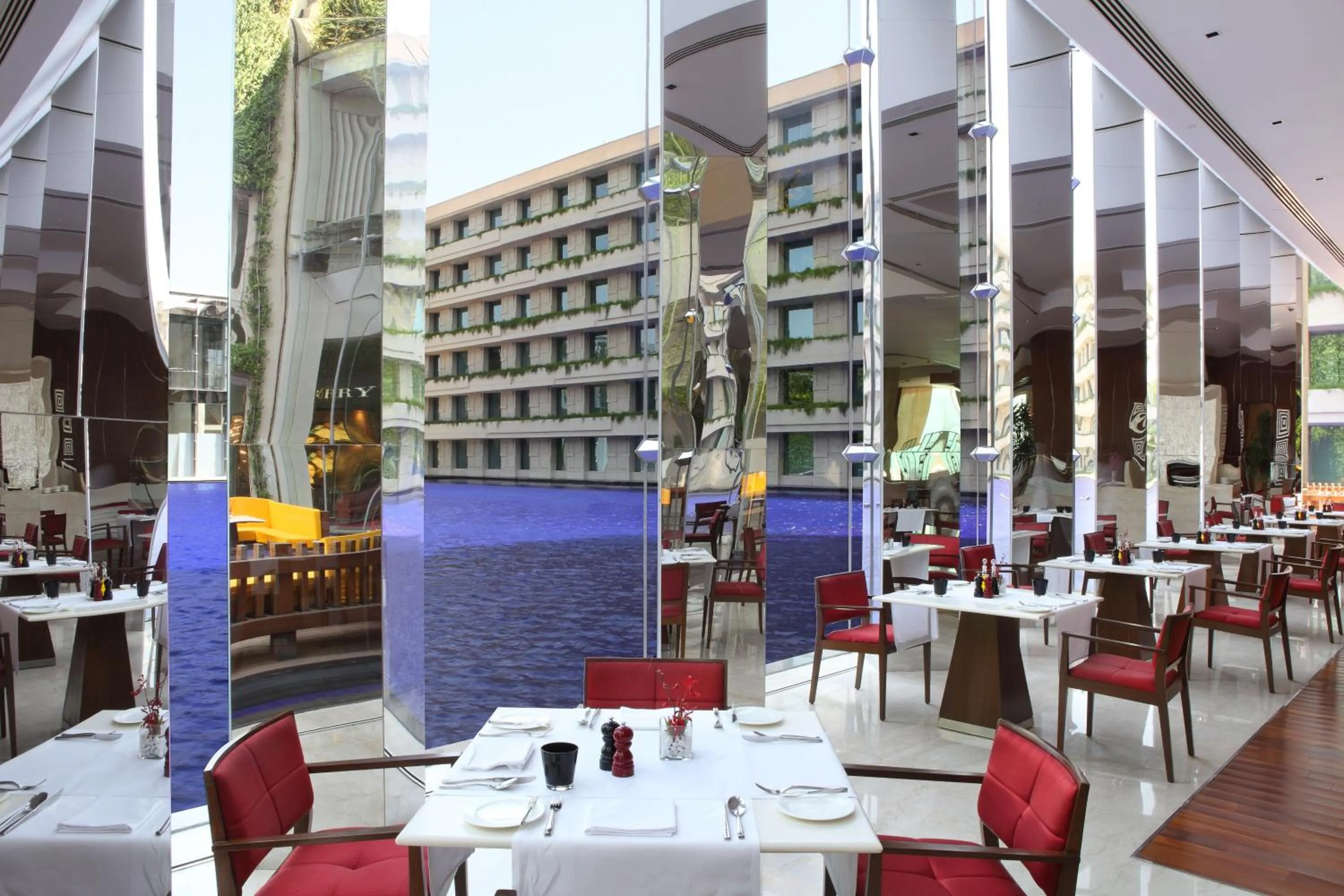 Restaurant/places to eat in The Oberoi Gurgaon