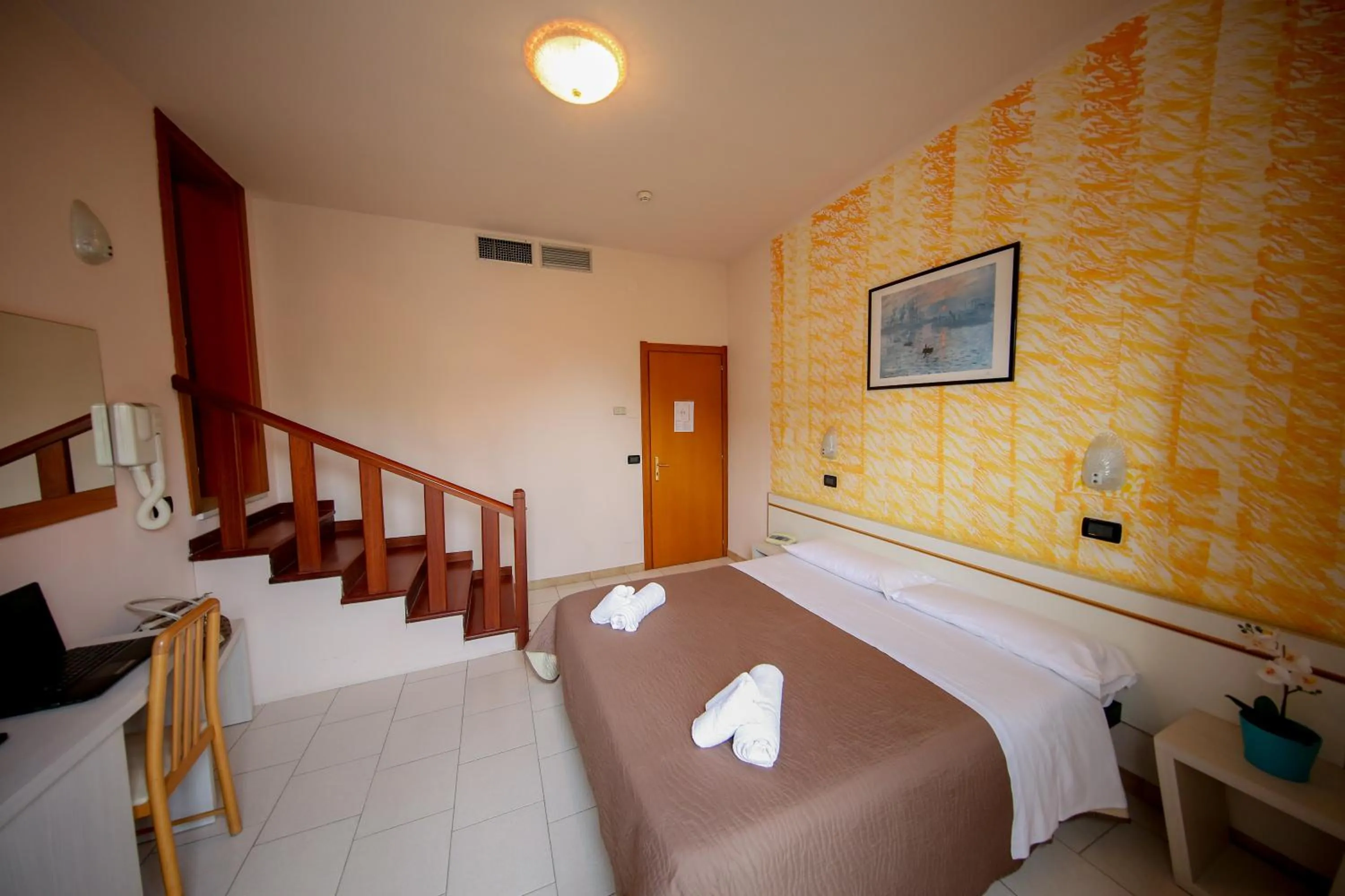 Photo of the whole room, Bed in Hotel Petrarca