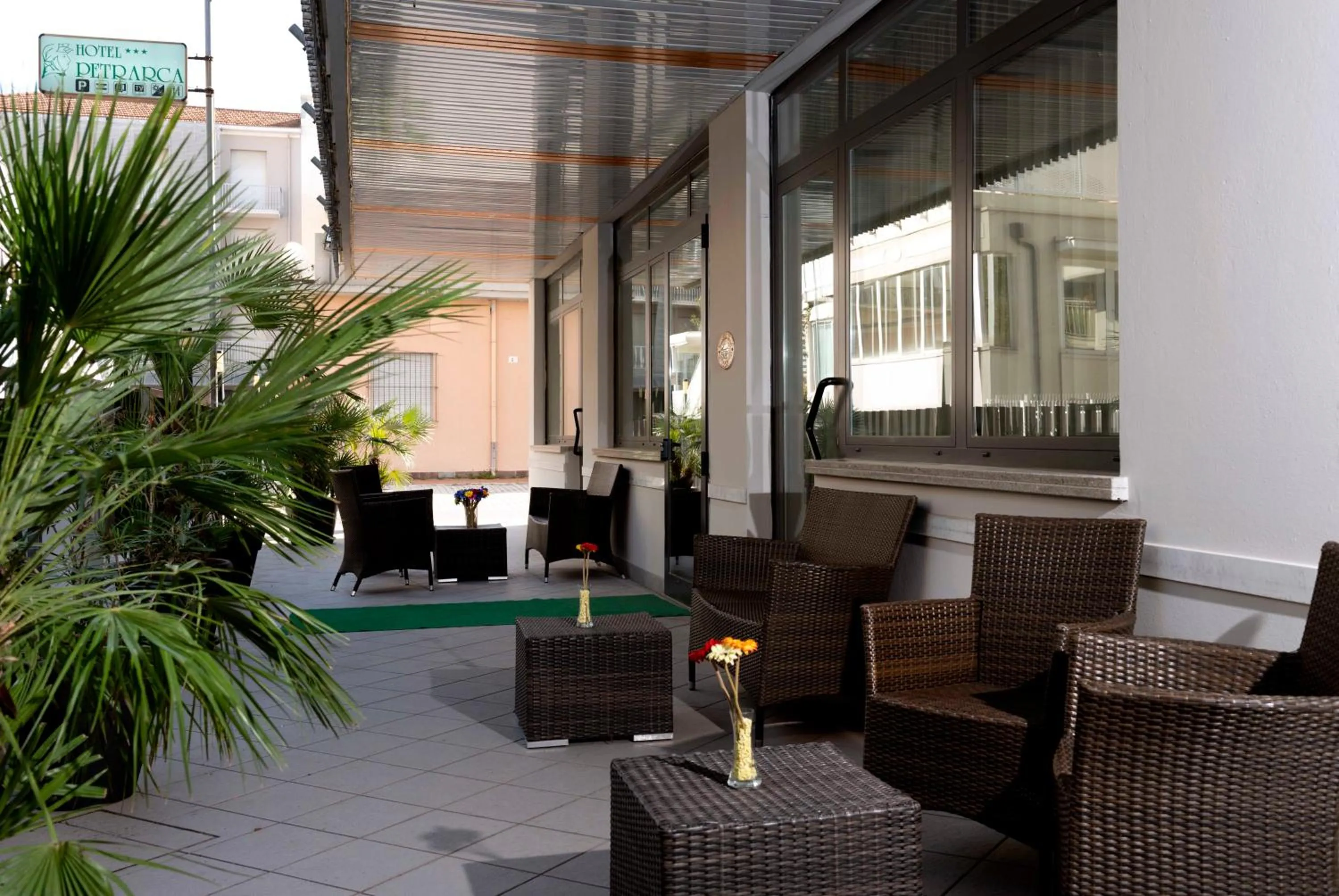 Patio in Hotel Petrarca