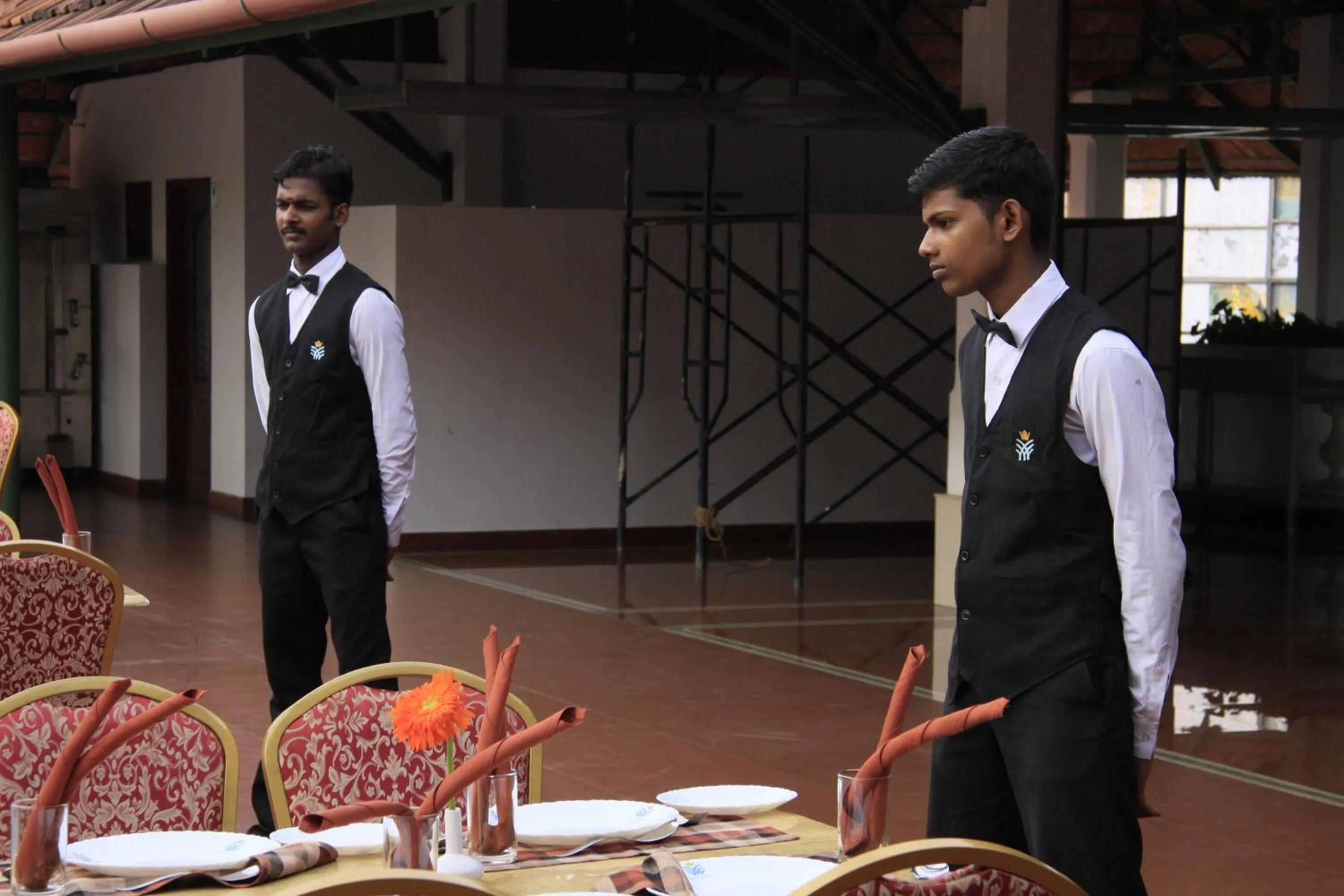 Restaurant/places to eat in Hotel Rajadhani