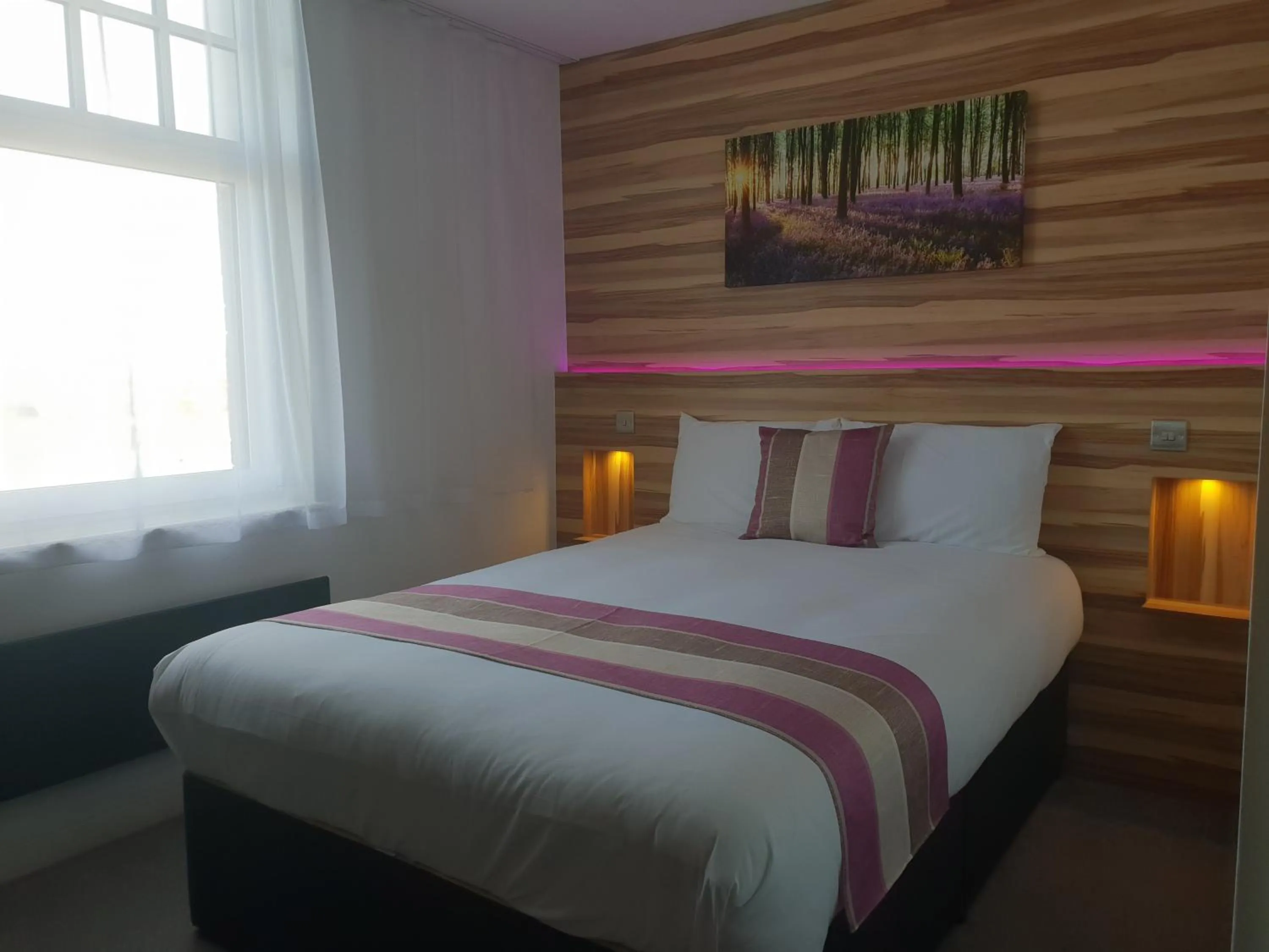 Bedroom, Bed in Escape Hotel