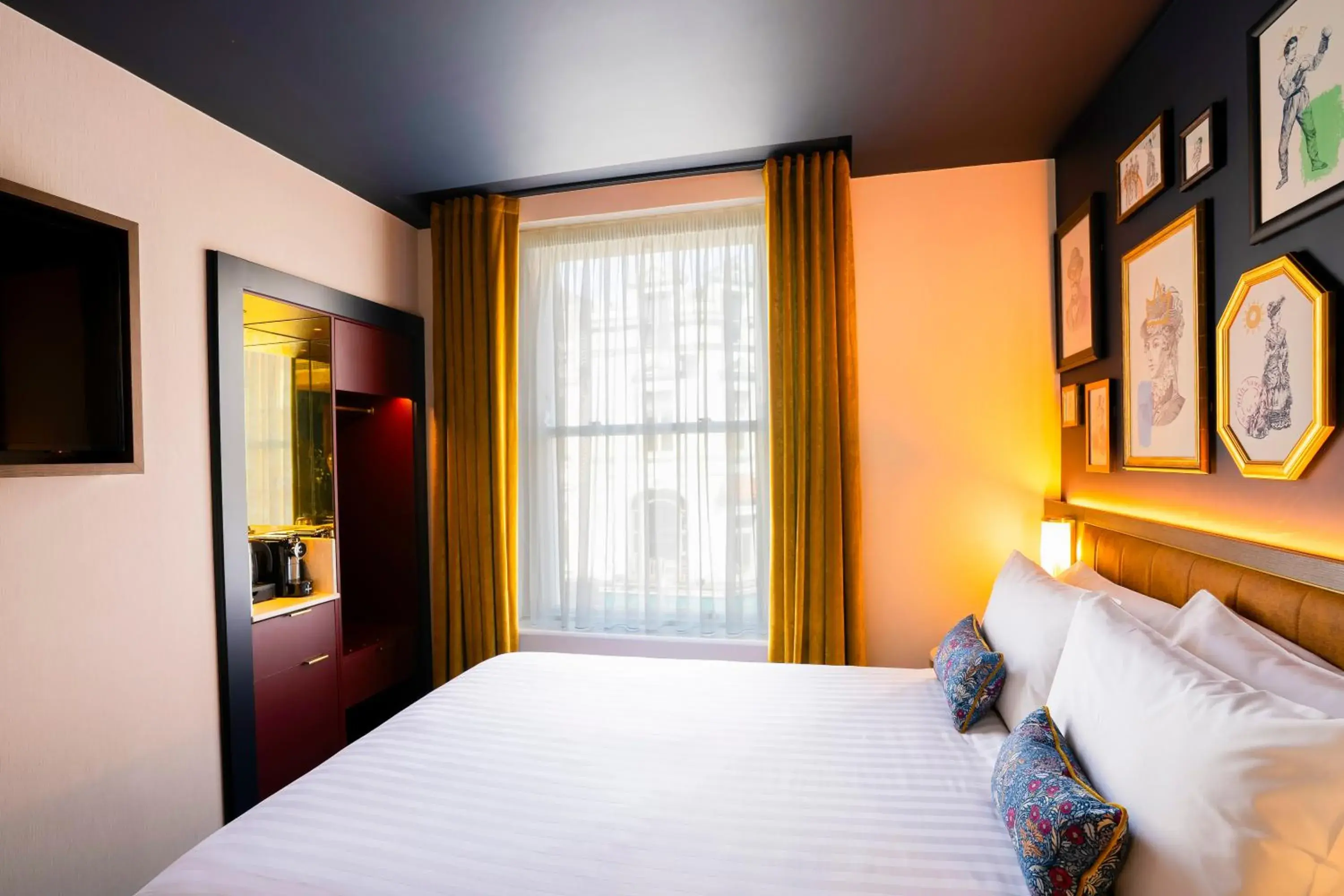 Bed in The Mercantile Hotel Bed in The Mercantile Hotel