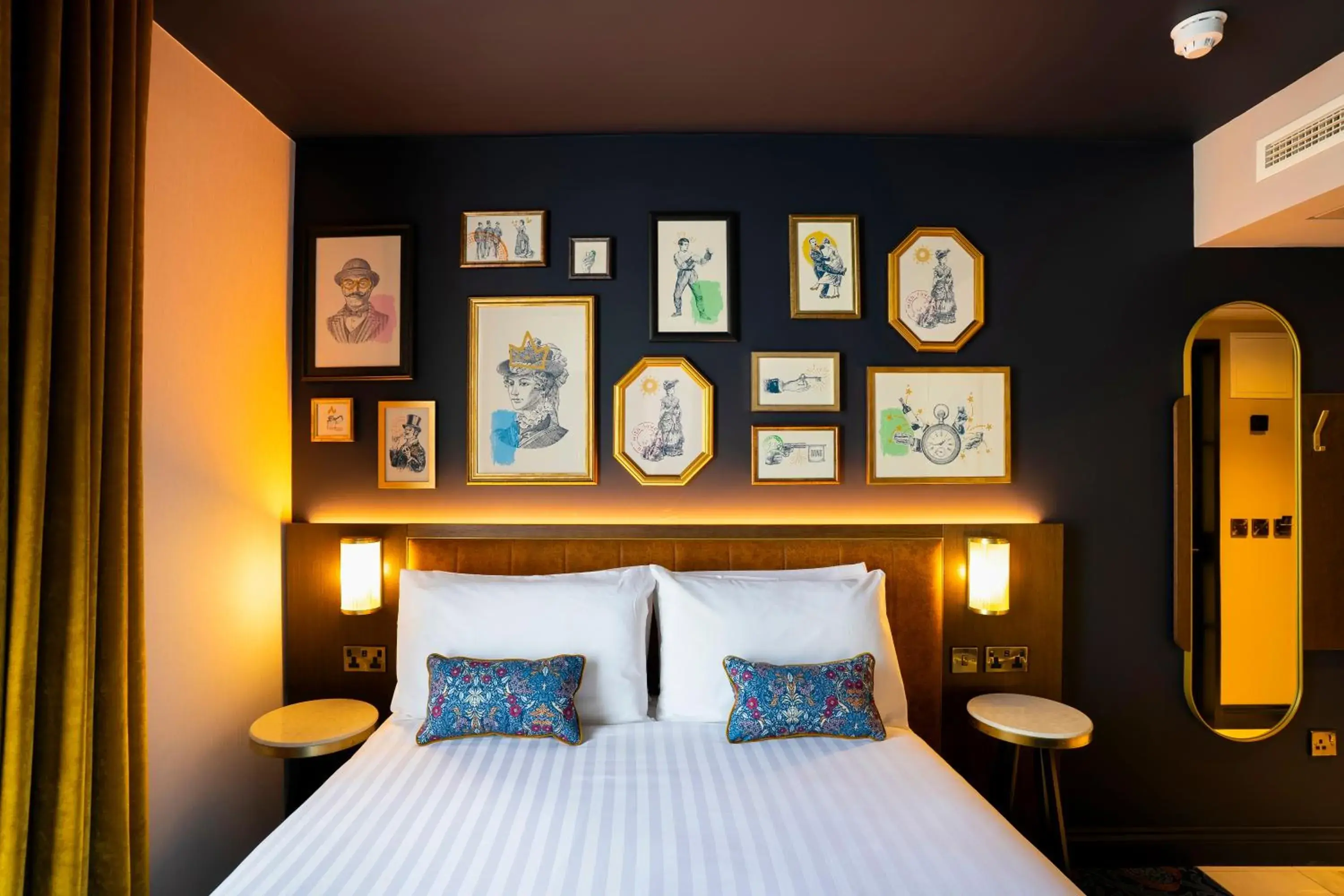 Bed in The Mercantile Hotel Bed in The Mercantile Hotel