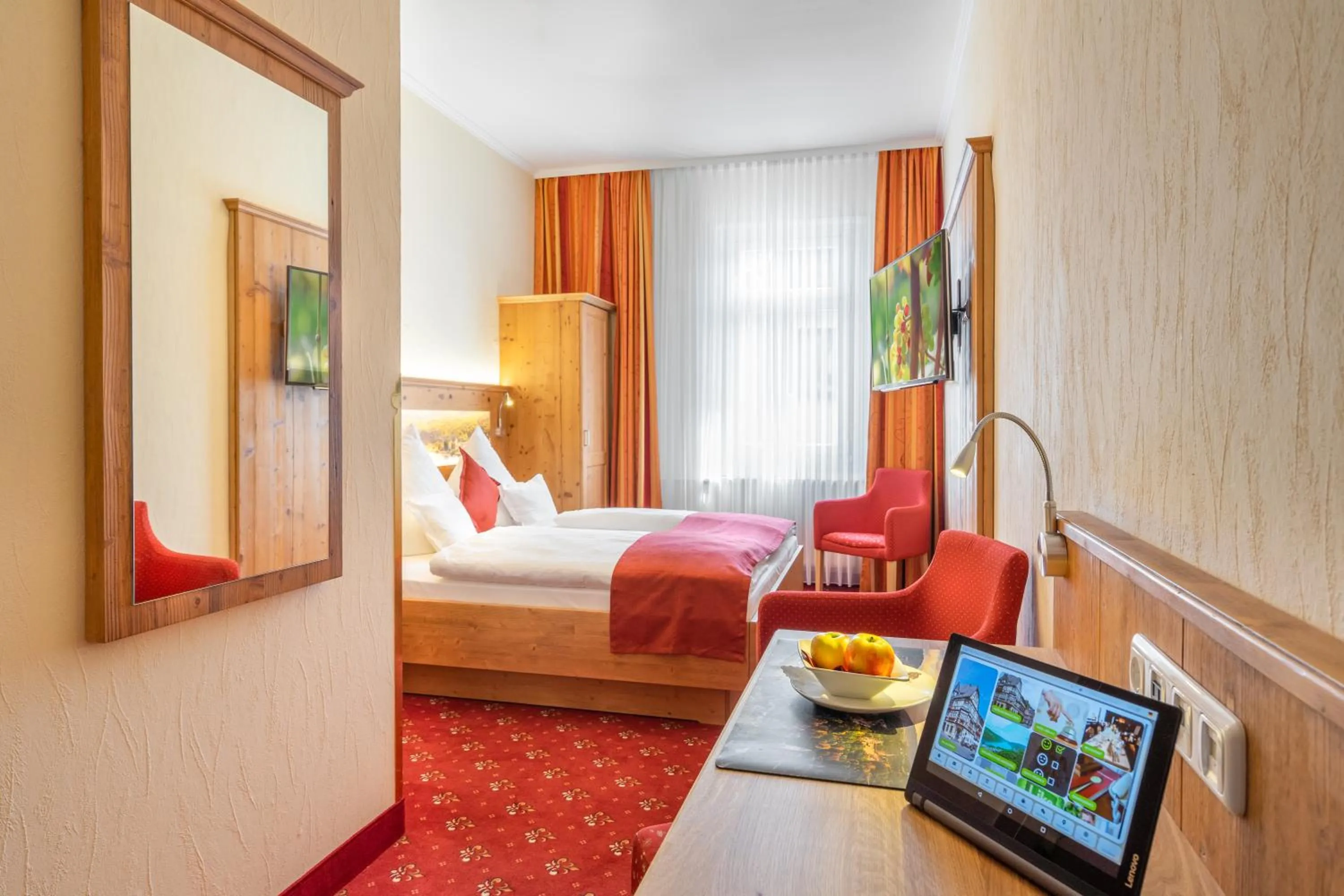 Photo of the whole room, Bed in Altkölnischer Hof