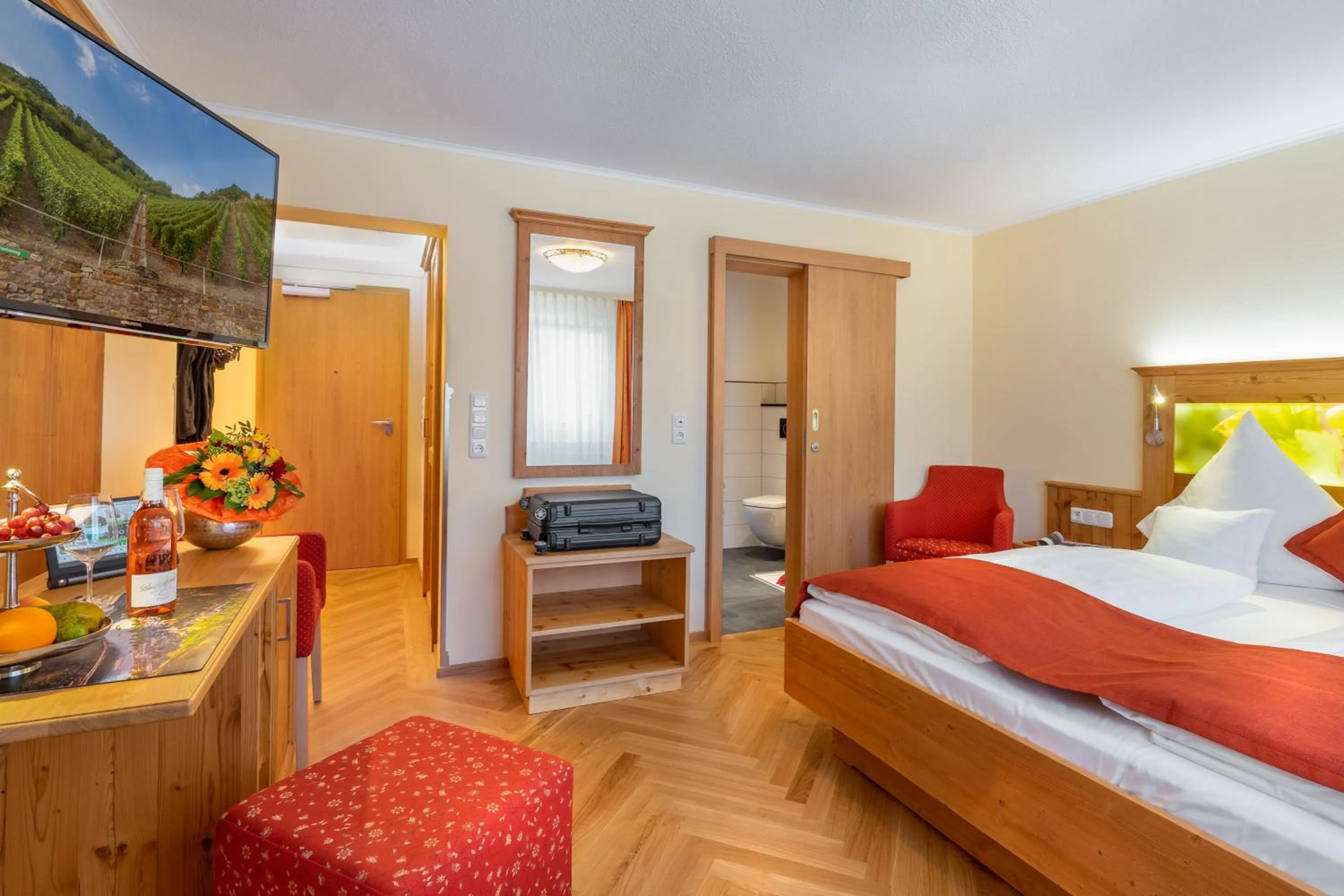 Photo of the whole room, Bed in Altkölnischer Hof