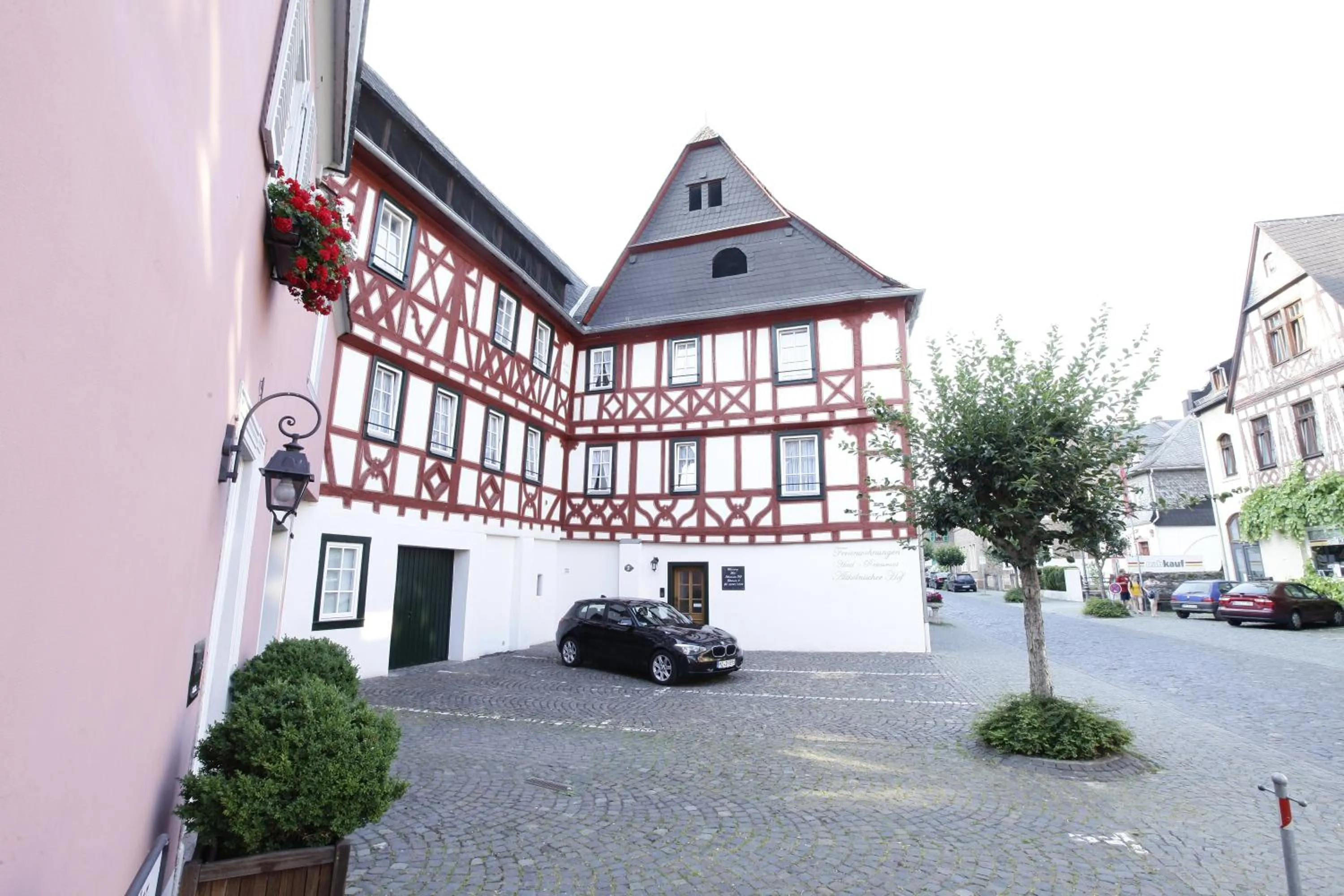 Property building in Altkölnischer Hof