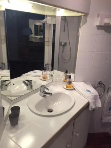 Bathroom in Château de SURY