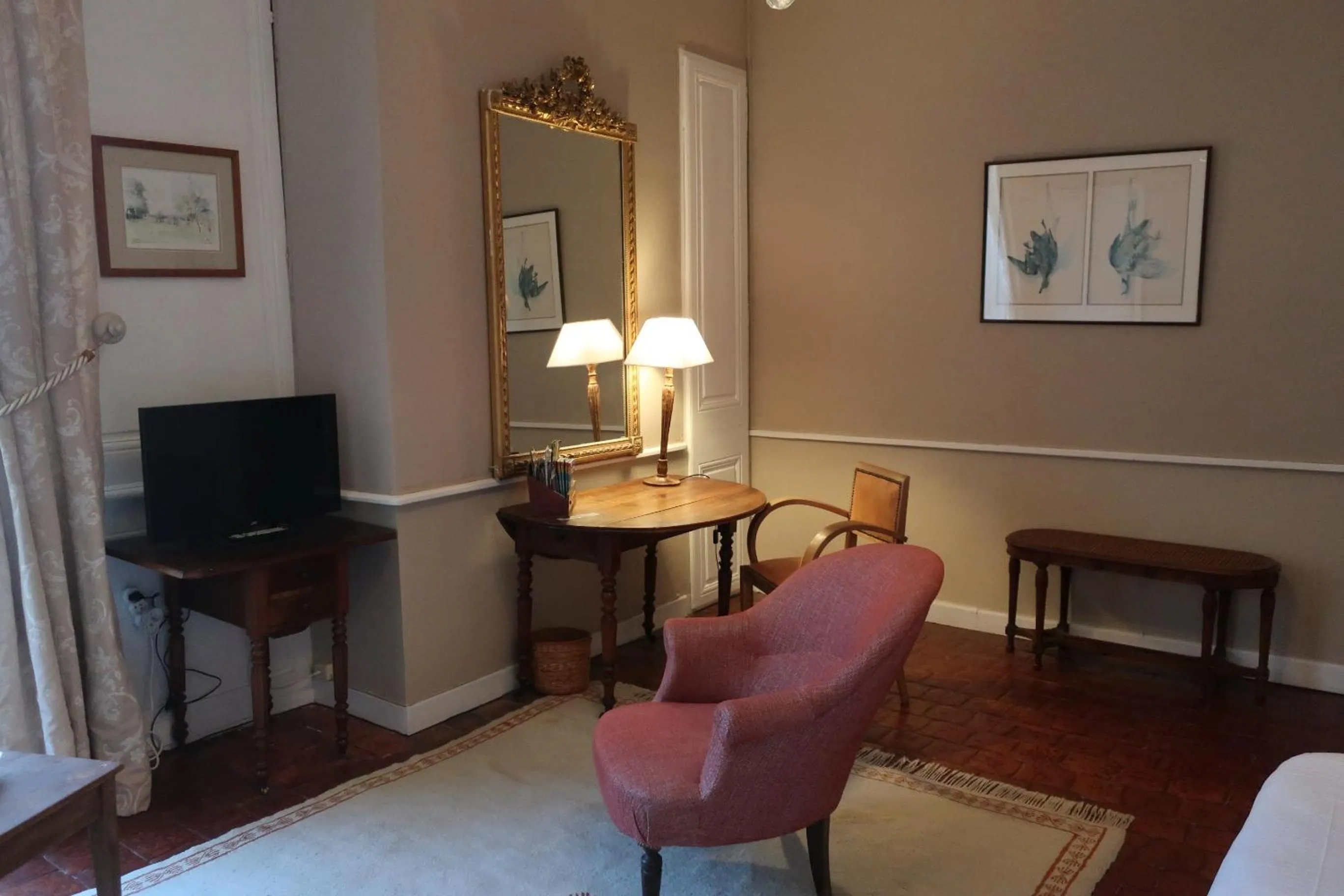 Photo of the whole room in Château de SURY