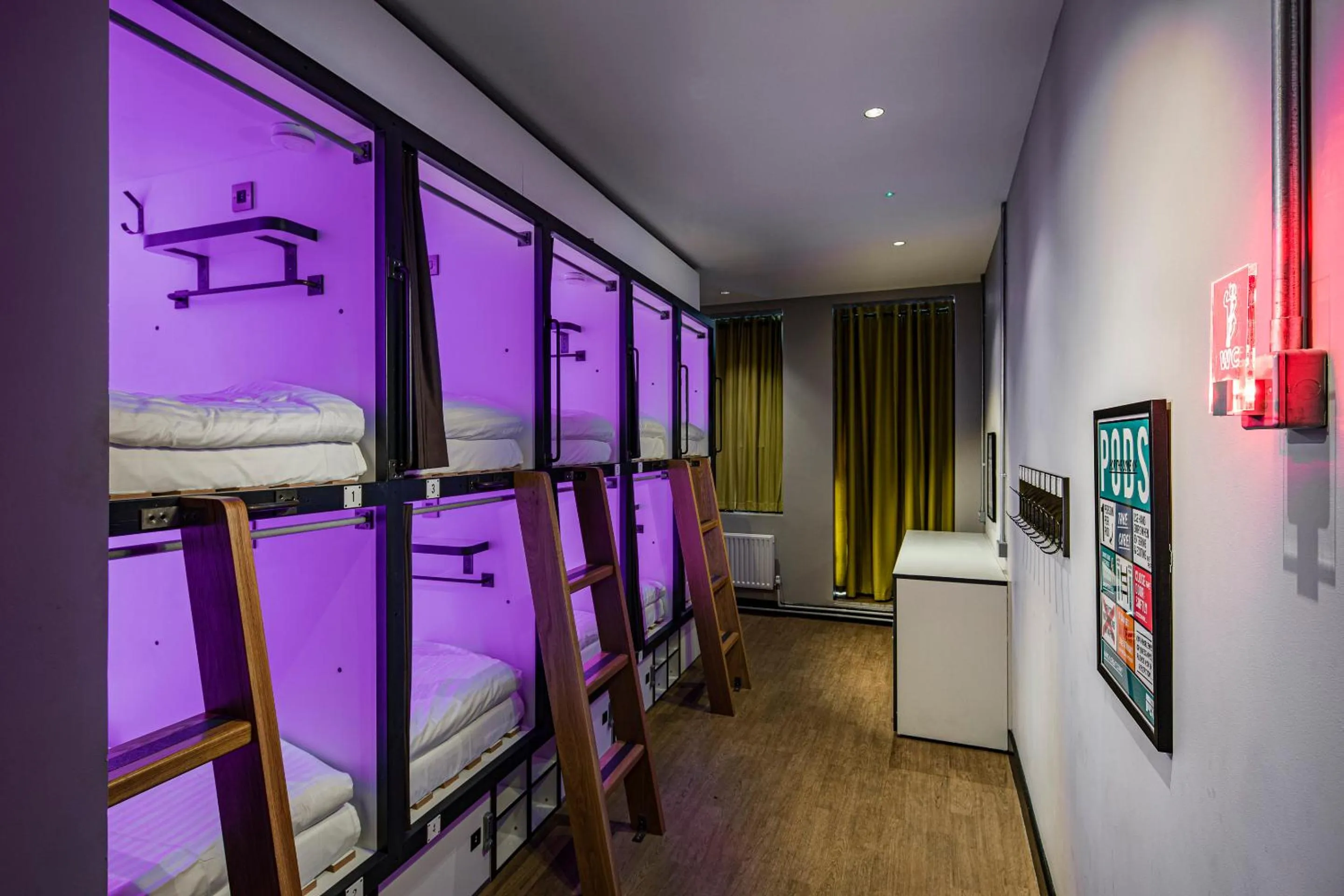 bunk bed, Bed in Latroupe Jacobs Inn