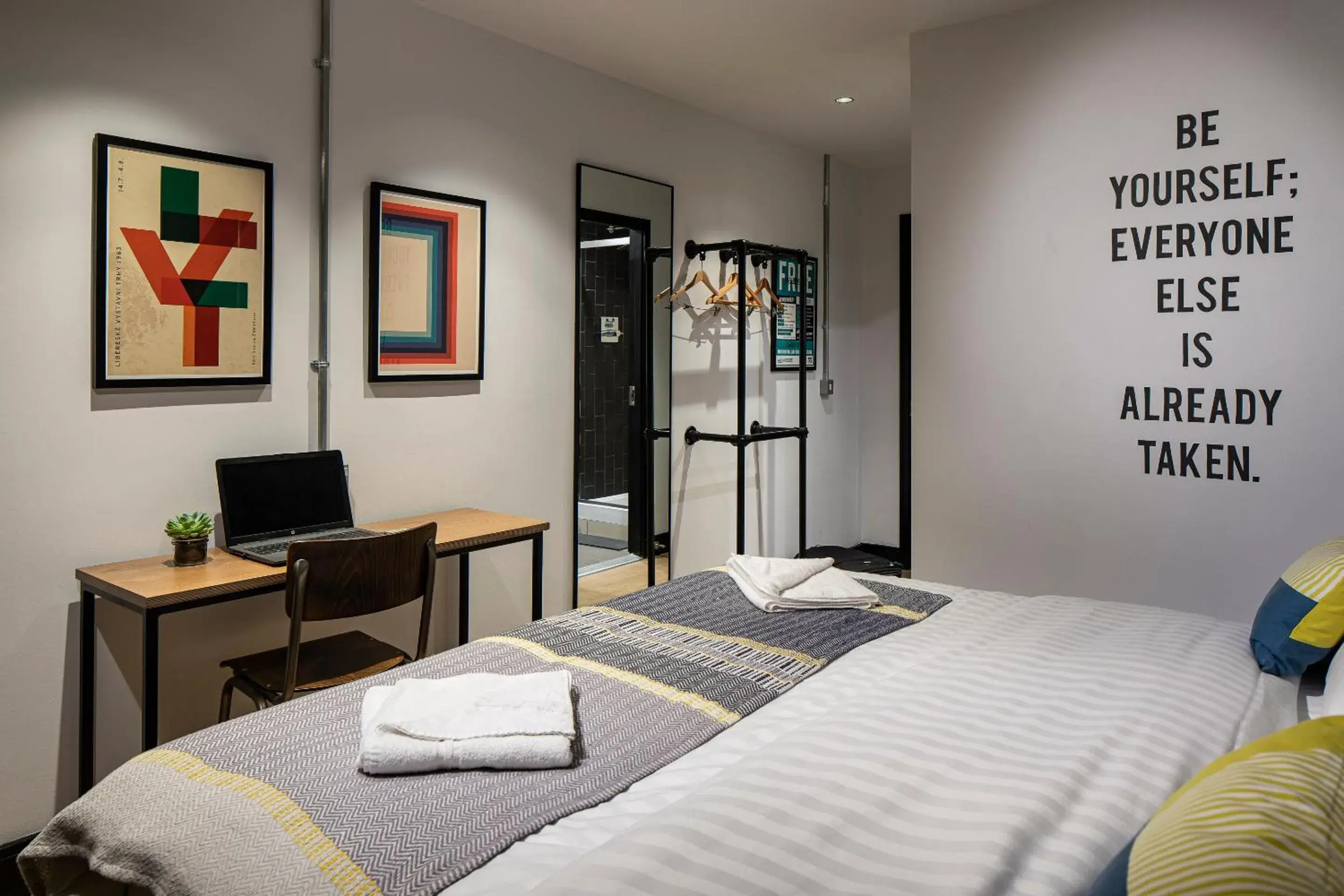 Photo of the whole room, Bed in Latroupe Jacobs Inn Photo of the whole room, Bed in Latroupe Jacobs Inn