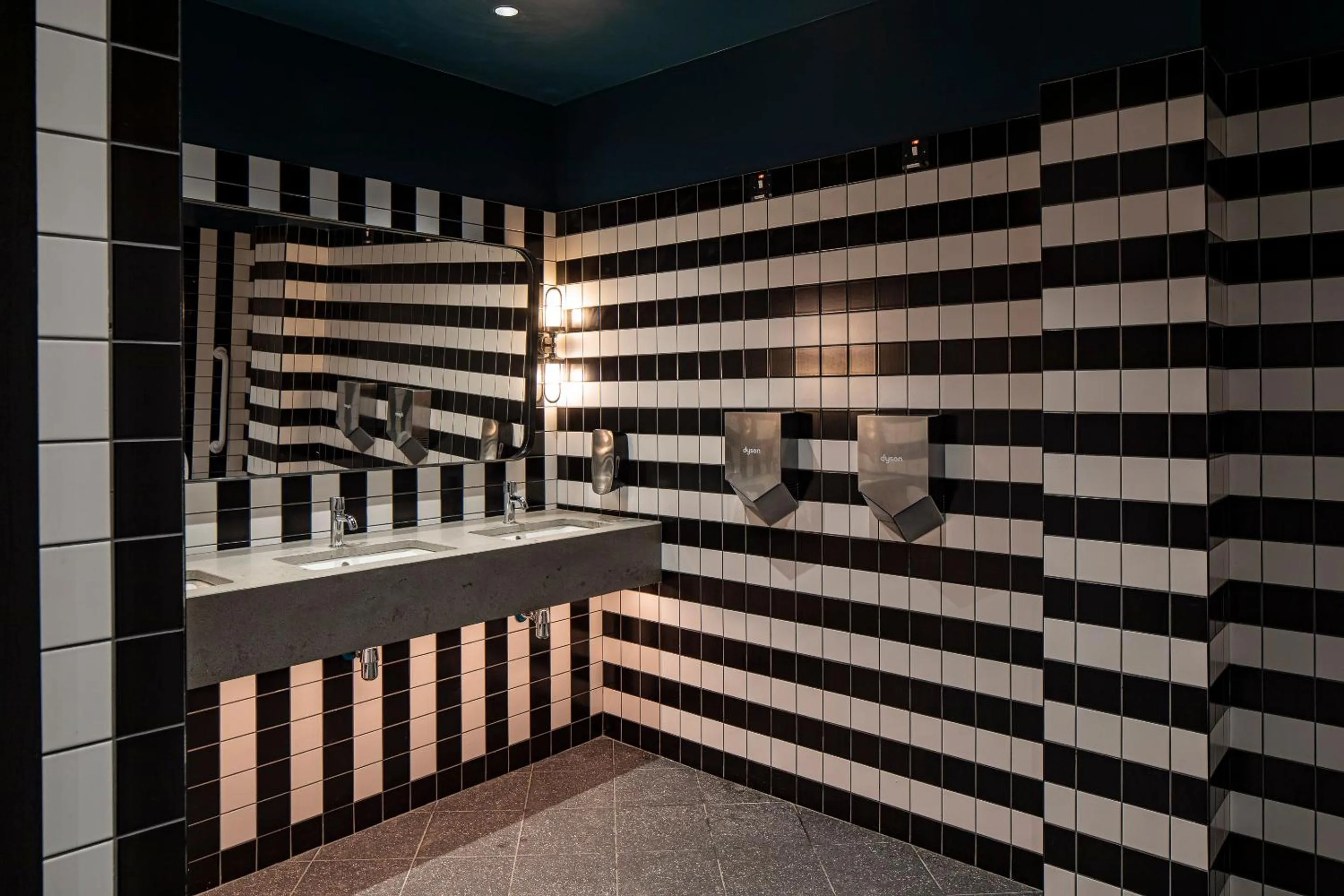 Bathroom in Latroupe Jacobs Inn