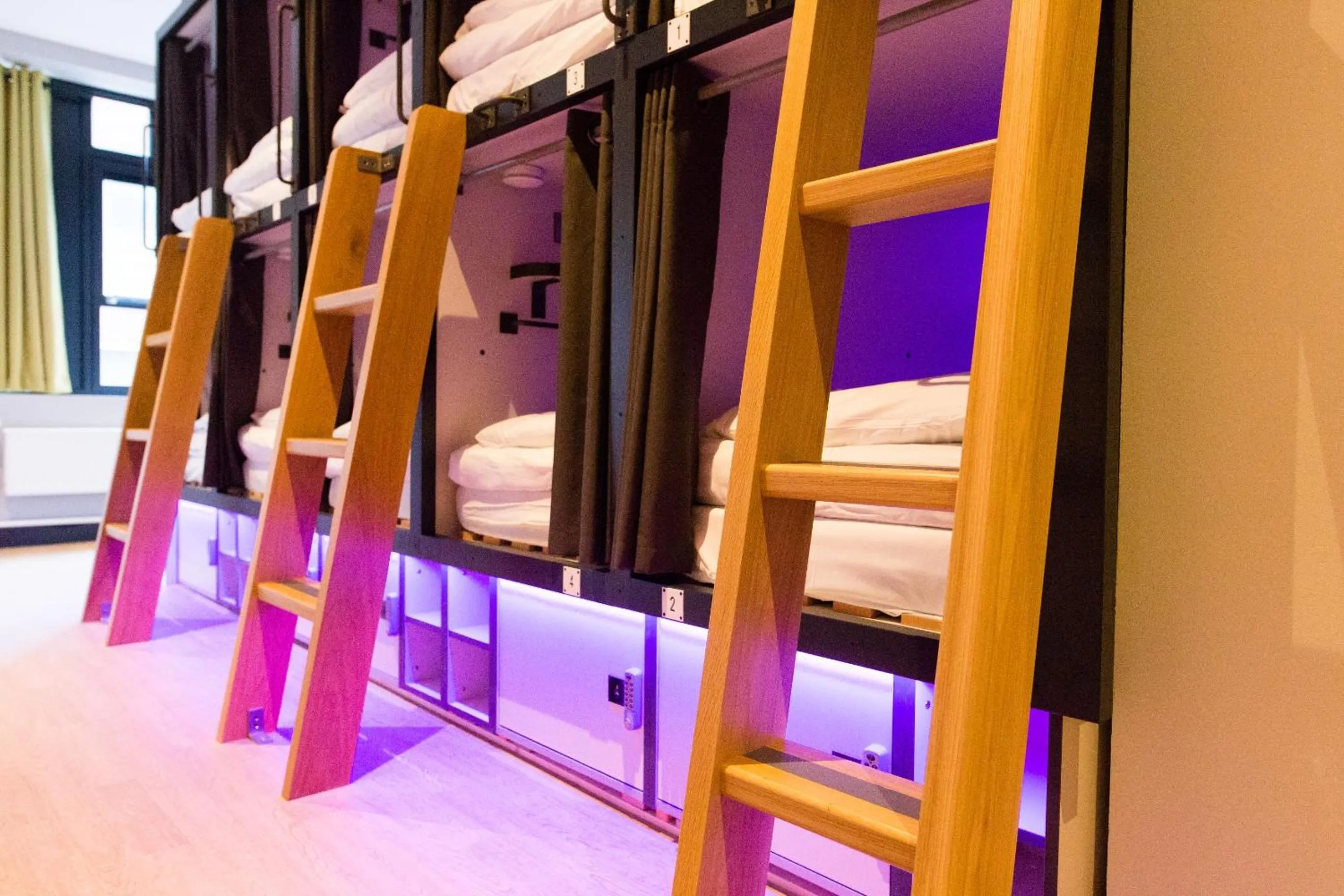 bunk bed, Bed in Latroupe Jacobs Inn