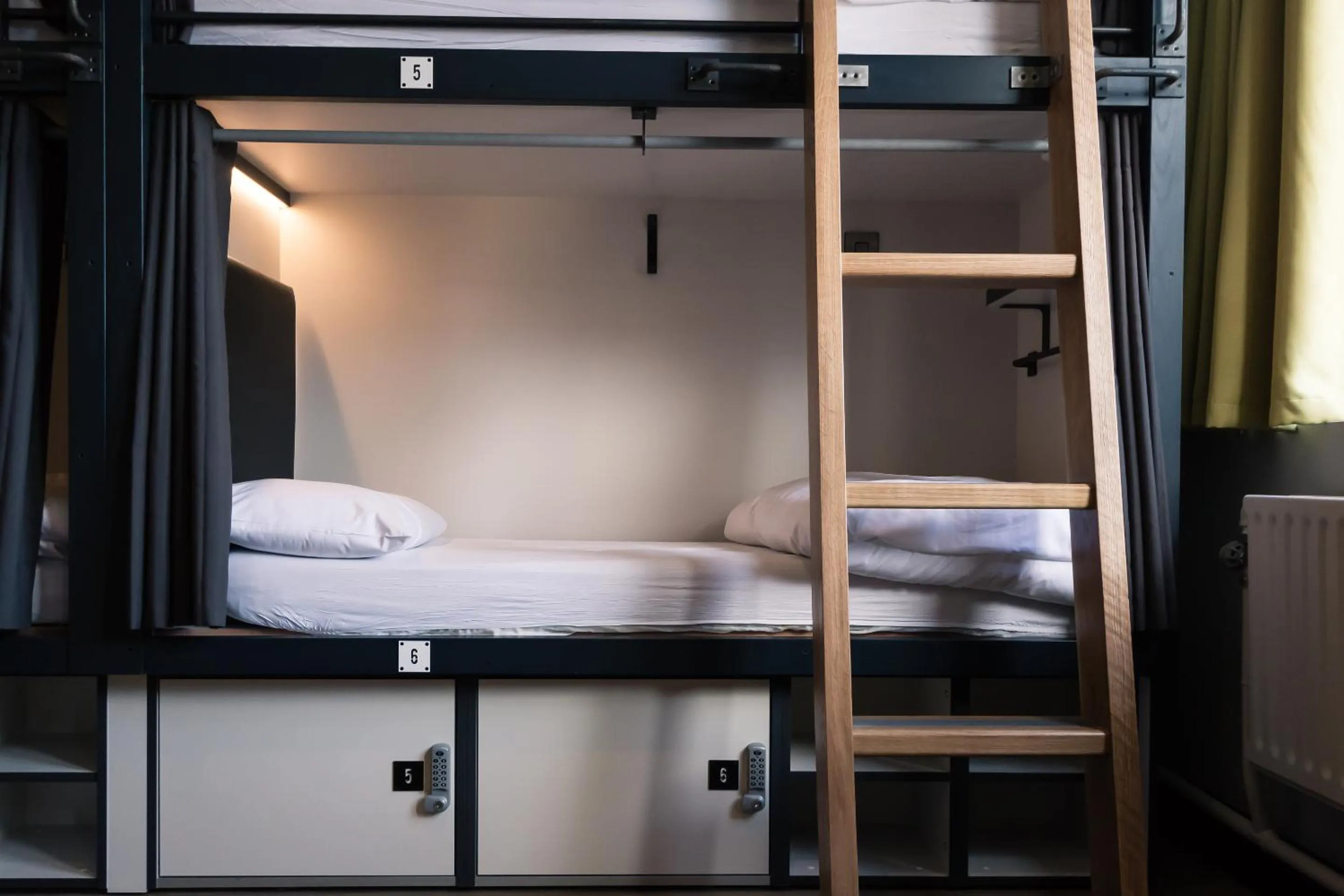 bunk bed, Bed in Latroupe Jacobs Inn