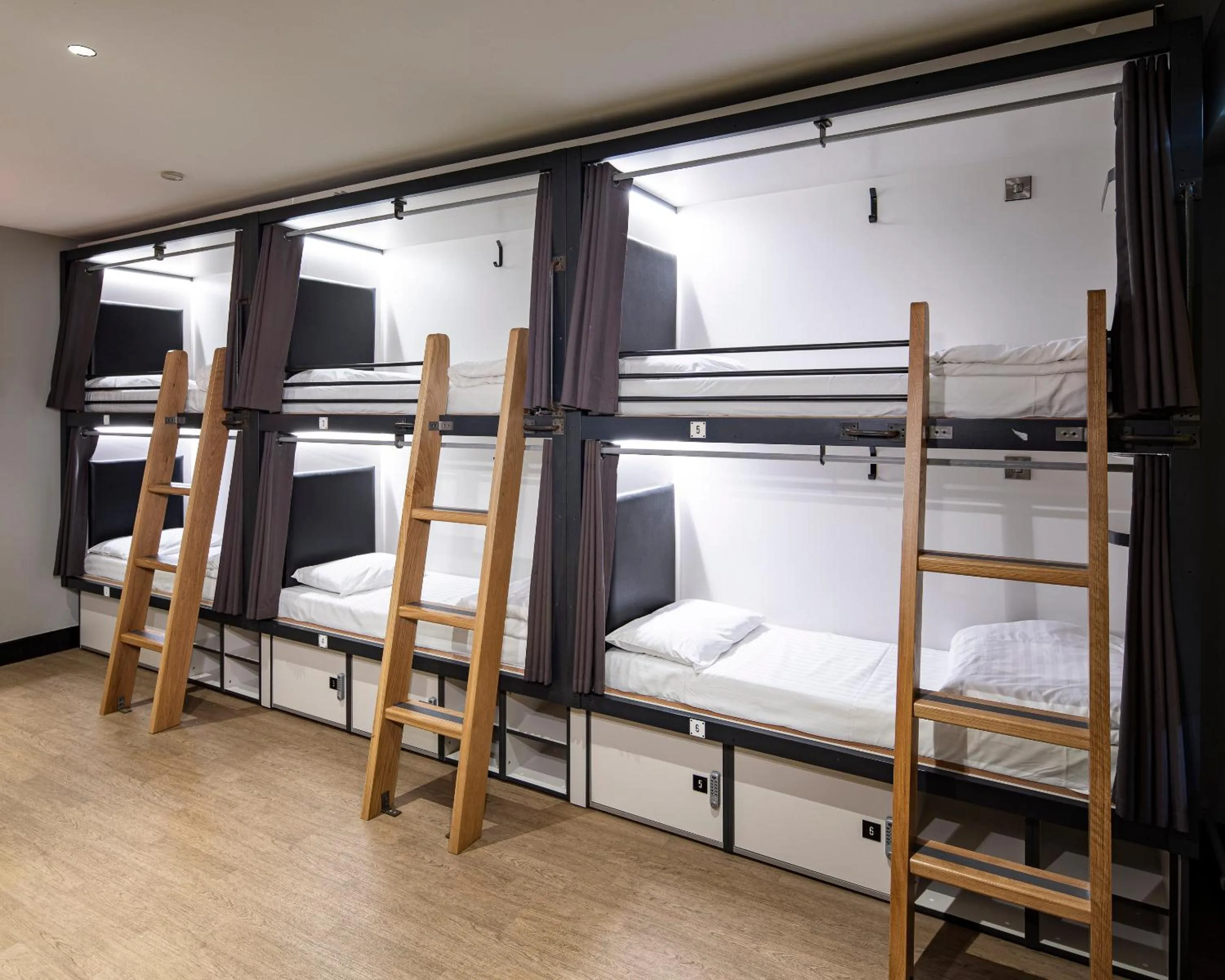 bunk bed, Bed in Latroupe Jacobs Inn