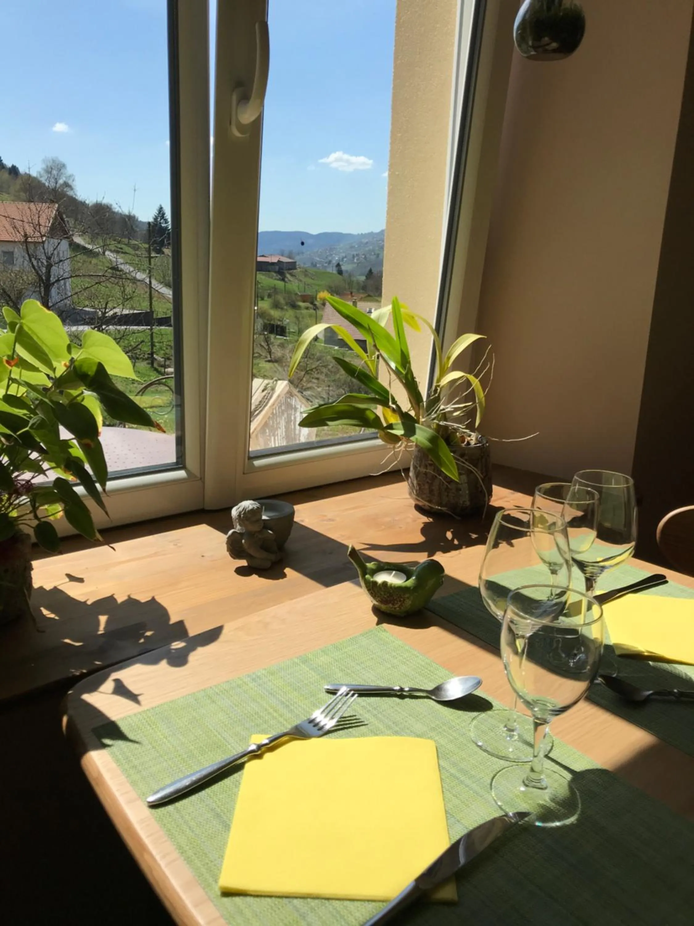 Restaurant/places to eat in Chez Jeanmyvonne