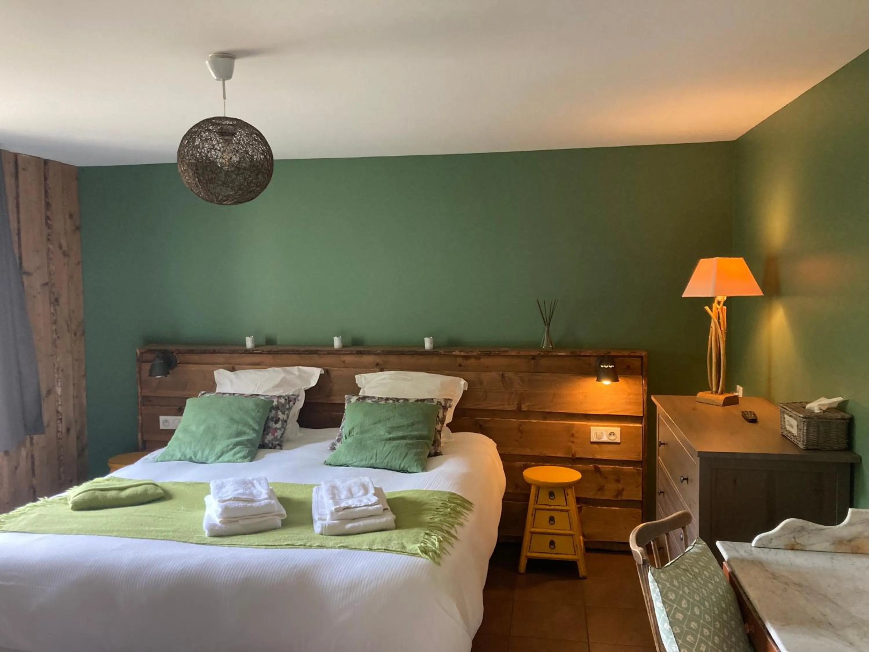 Bed in Chez Jeanmyvonne