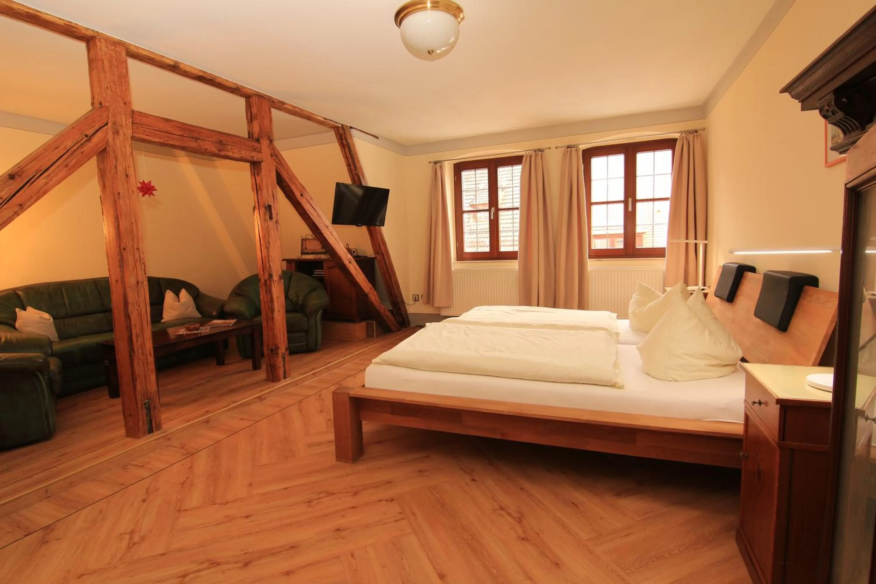 Bedroom, Bed in Hotel Zum Klötzelmönch