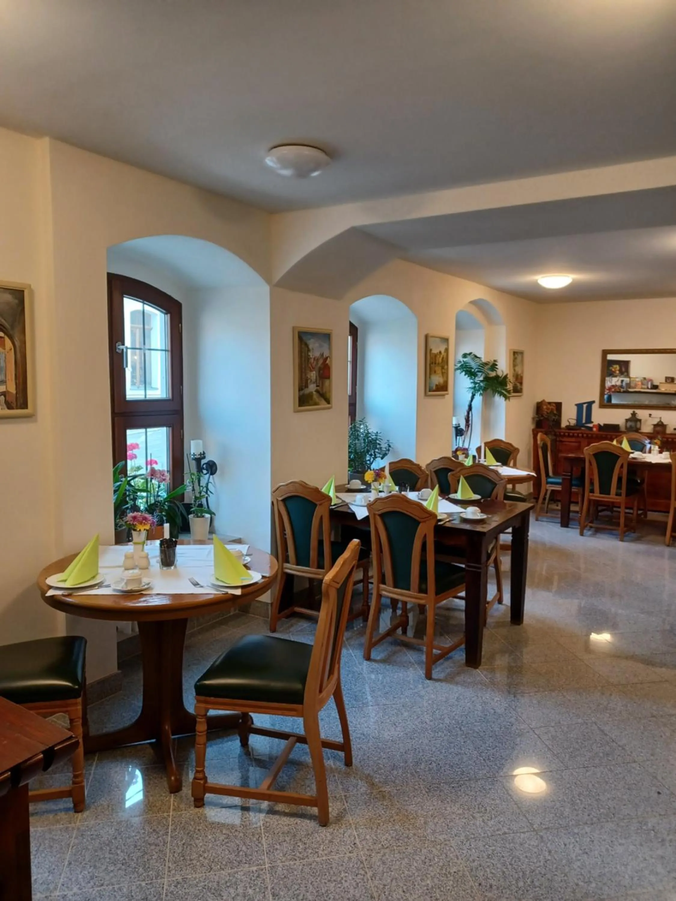 Restaurant/places to eat in Hotel Zum Klötzelmönch