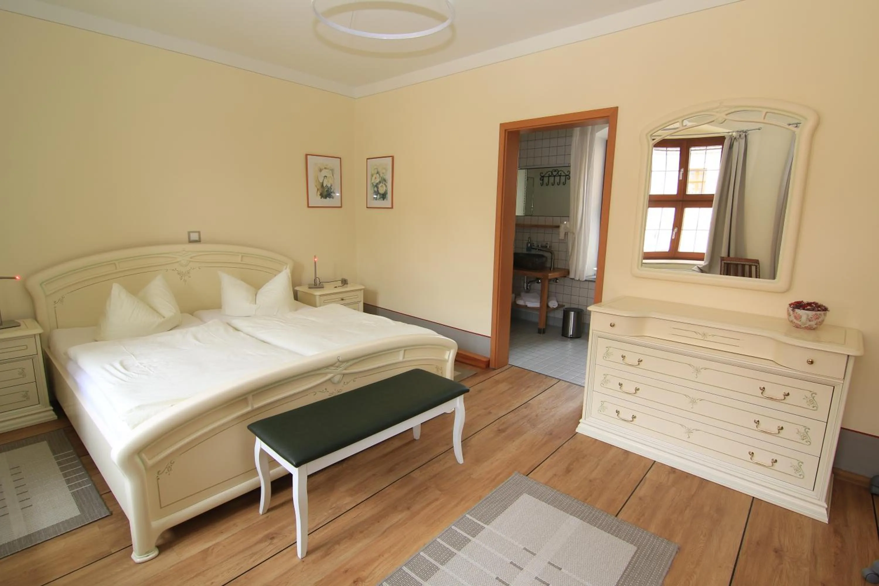 Bed in Hotel Zum Klötzelmönch