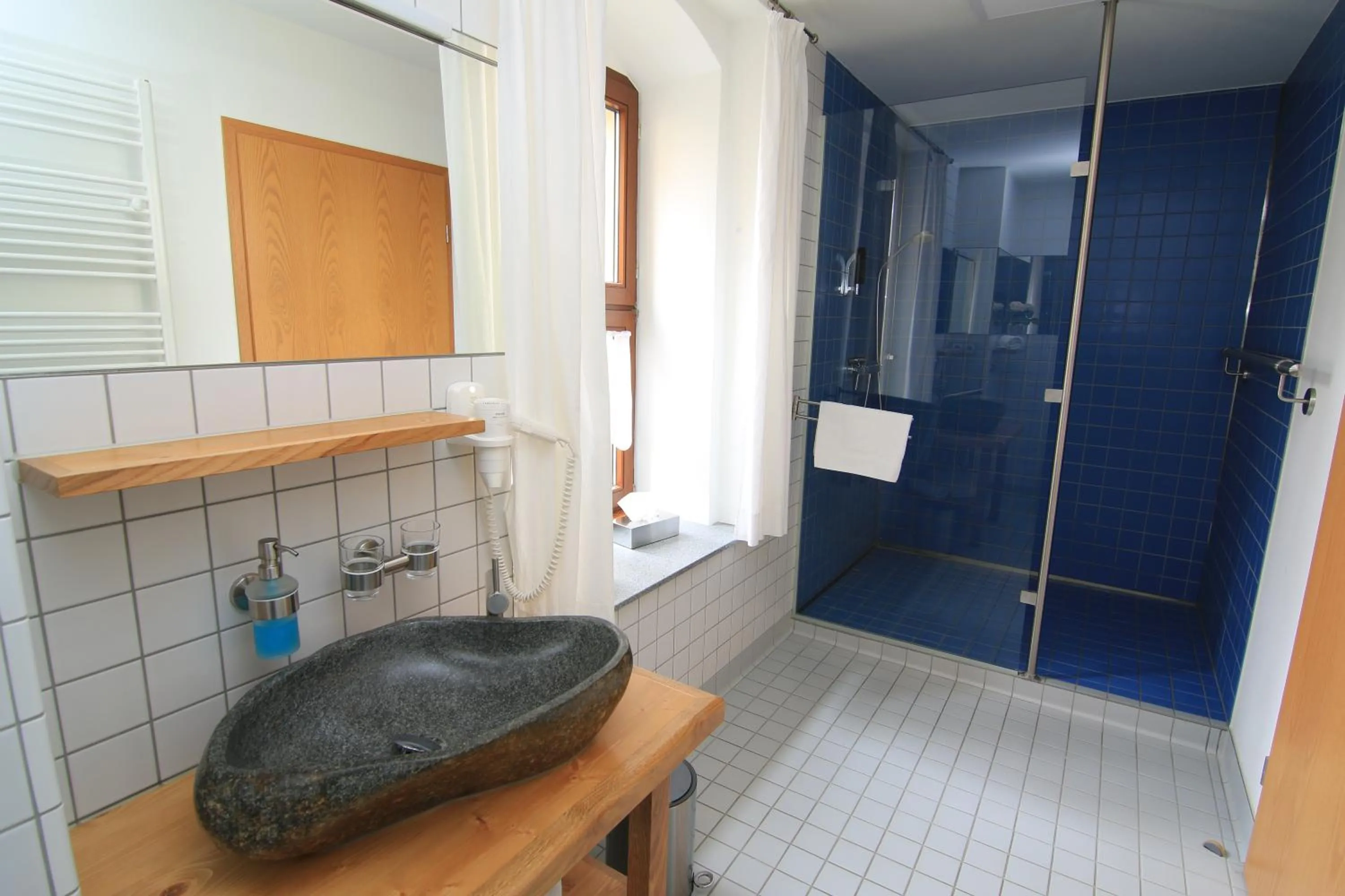 Shower in Hotel Zum Klötzelmönch