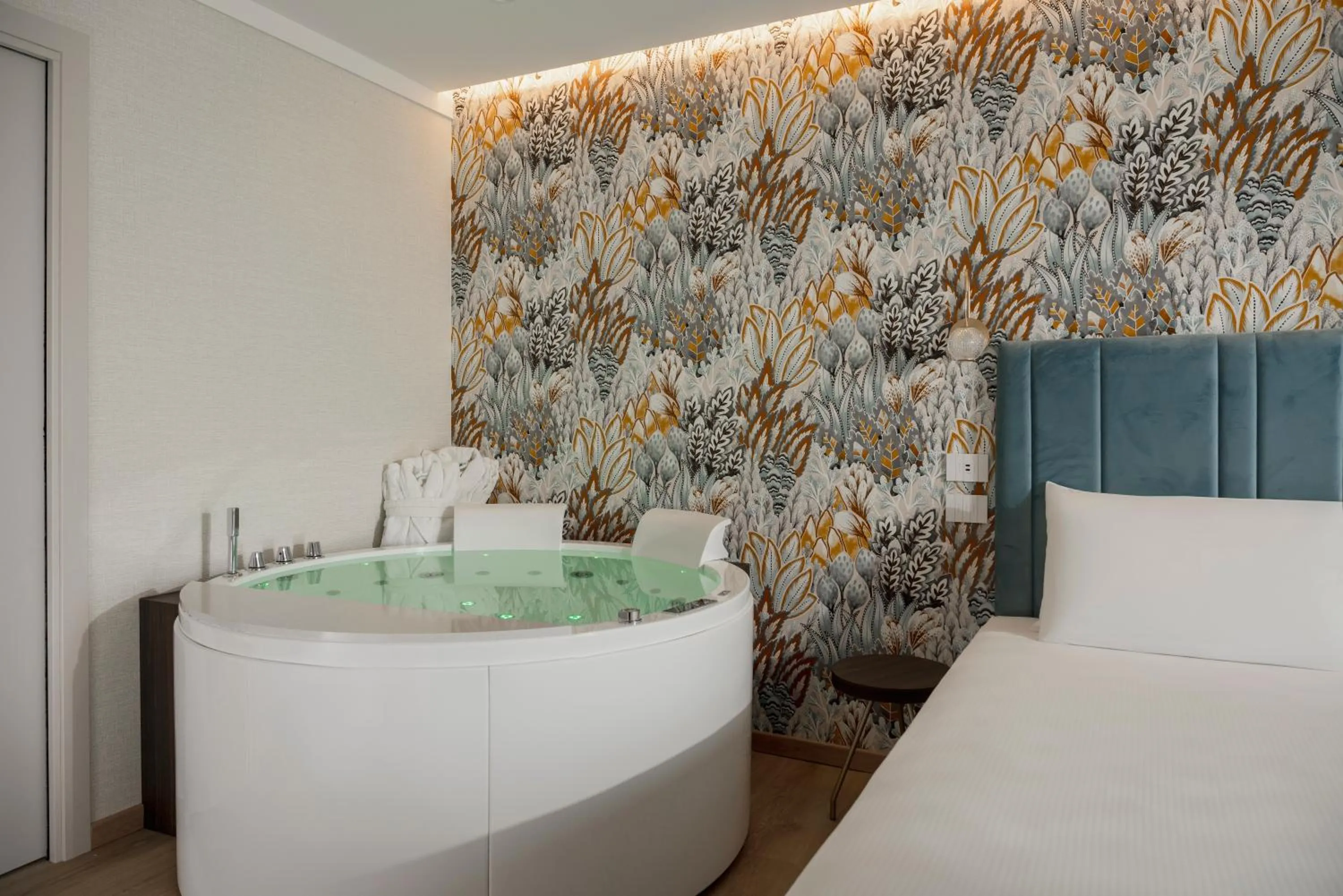 Hot Tub, Bed in Hotel Grazia Riccione