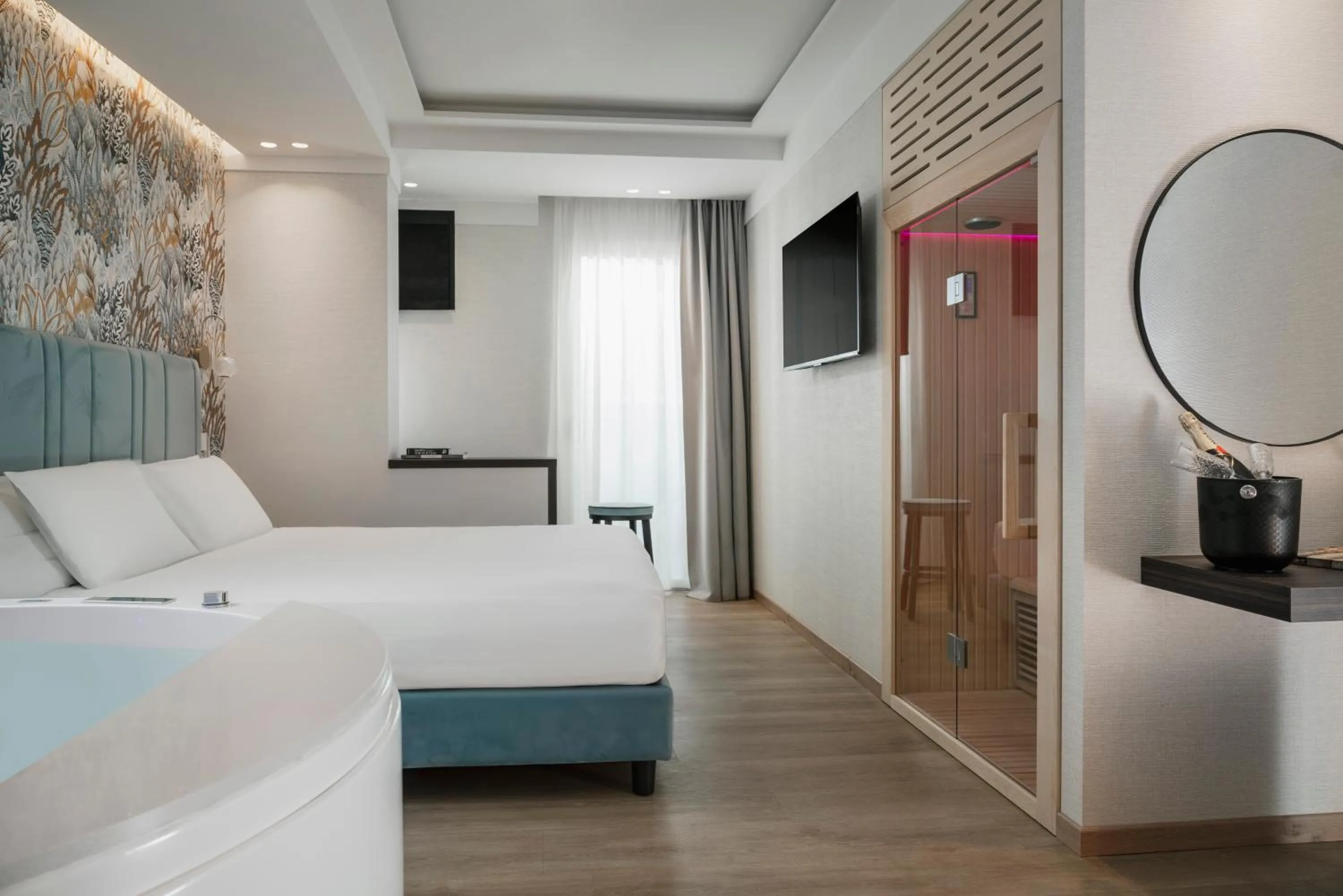 Hot Tub, Bed in Hotel Grazia Riccione