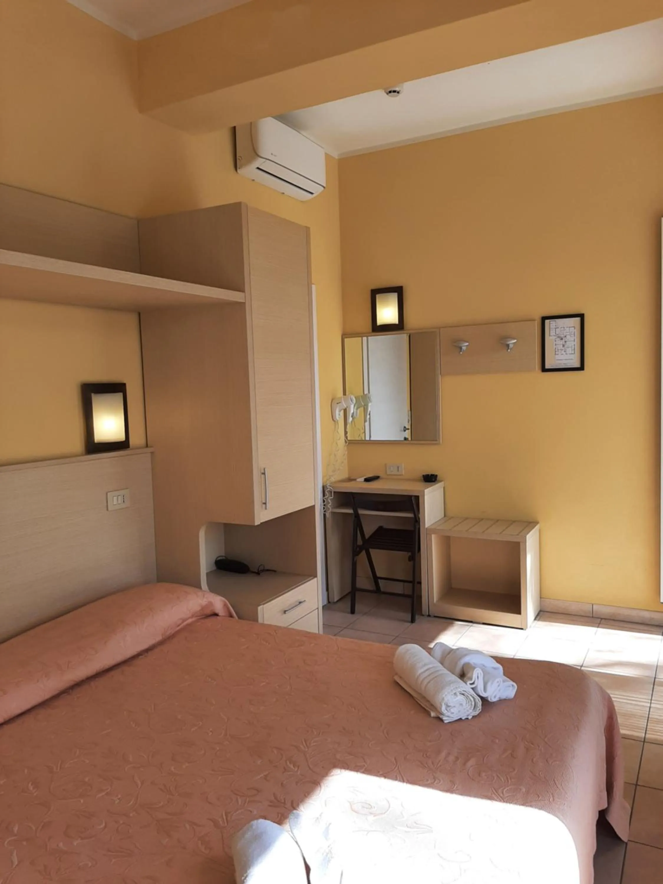 Bedroom, Bed in Hotel Originale by ALEhotels