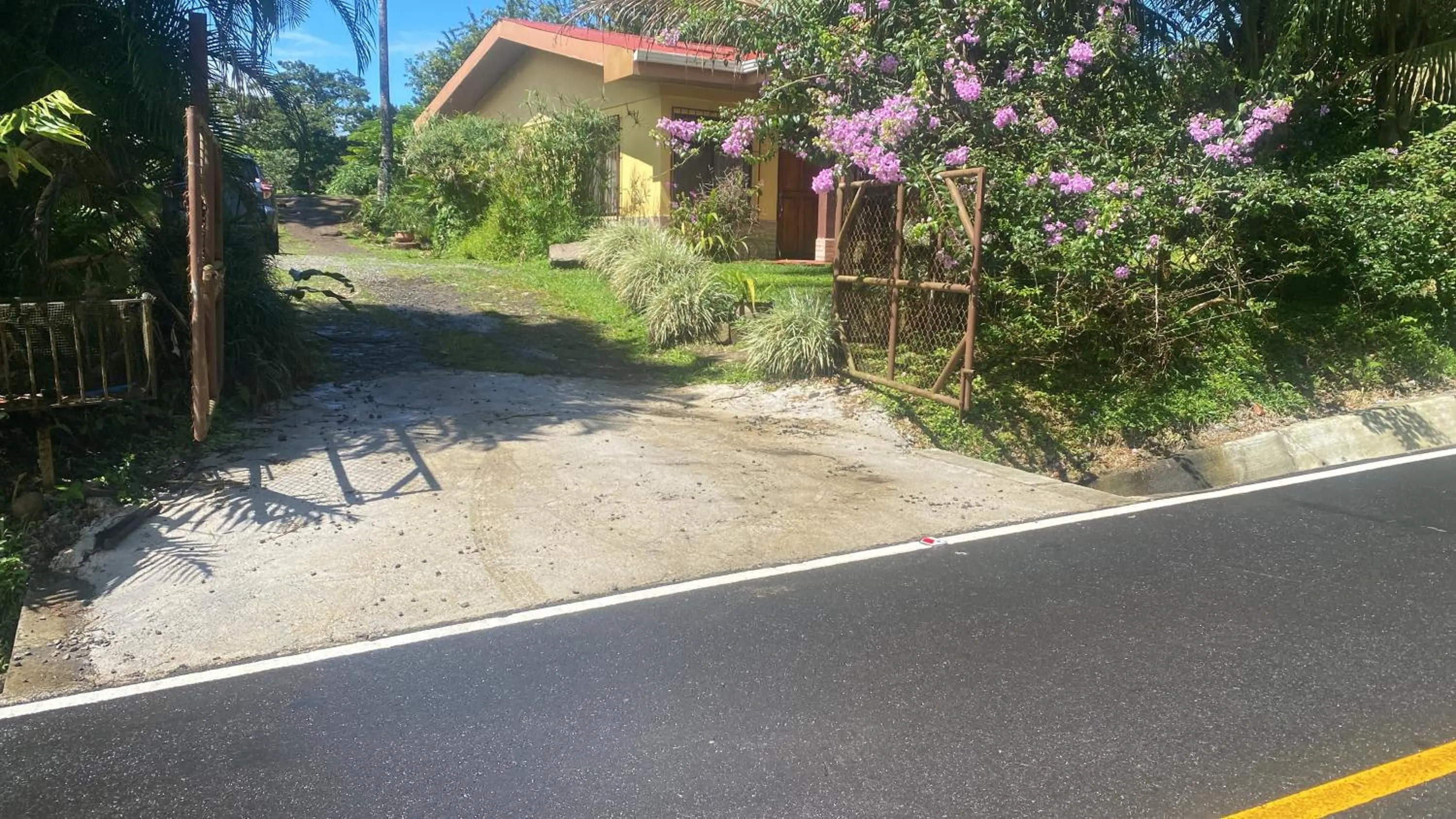 Casas de Campo Las Pavitas Cottages "Red Frog"