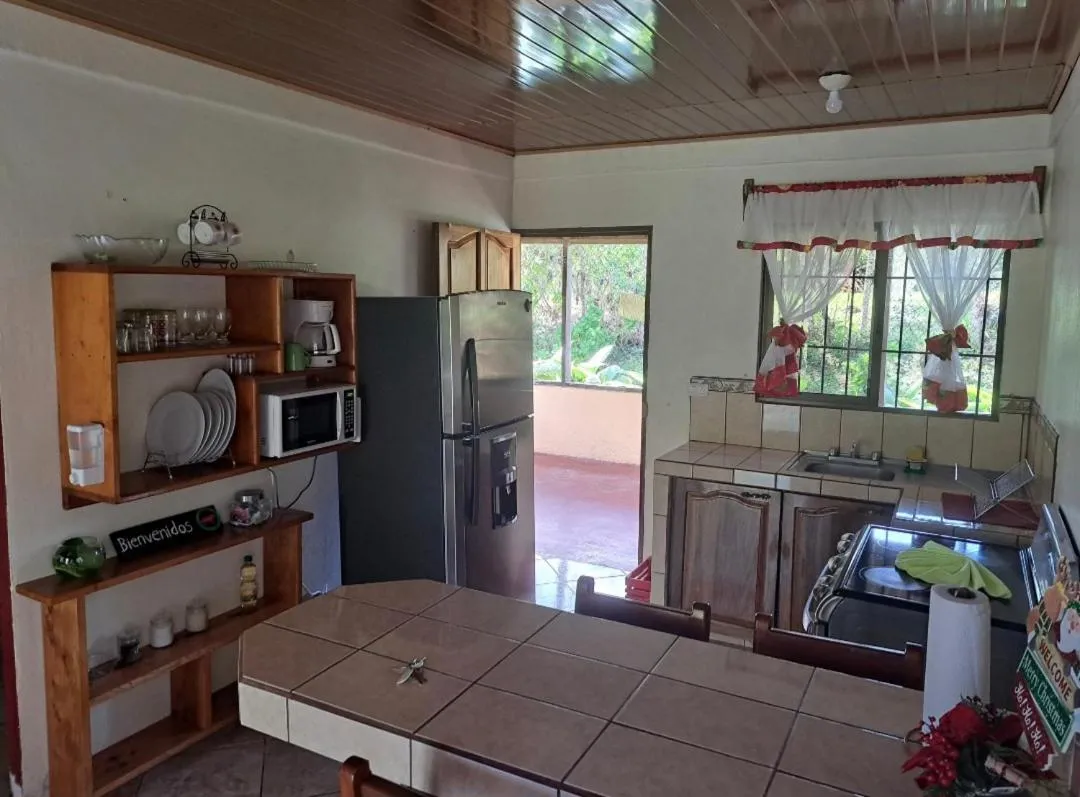 Casas de Campo Las Pavitas Cottages "Red Frog"