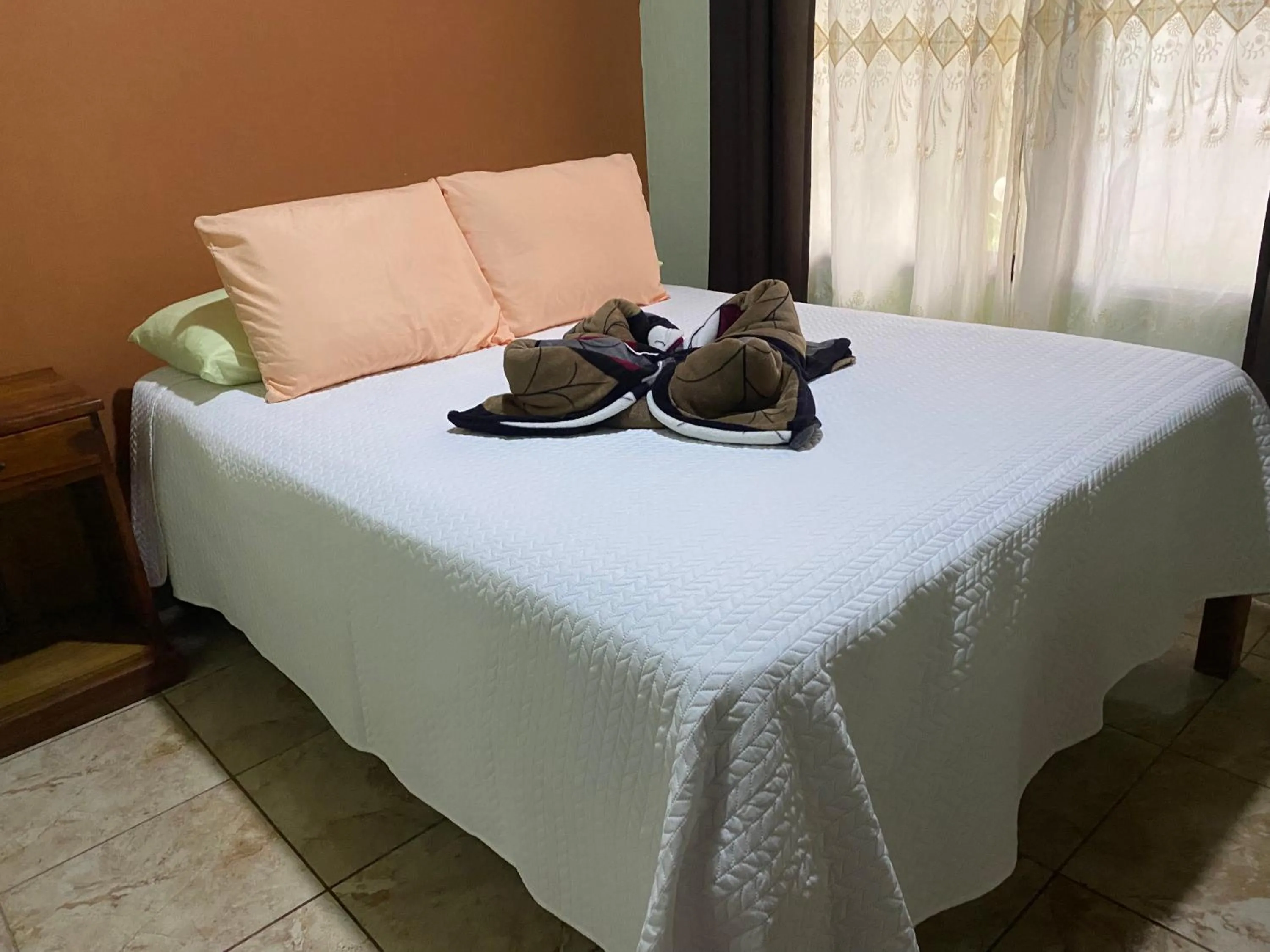 Bed in Casas de Campo Las Pavitas Cottages "Red Frog"