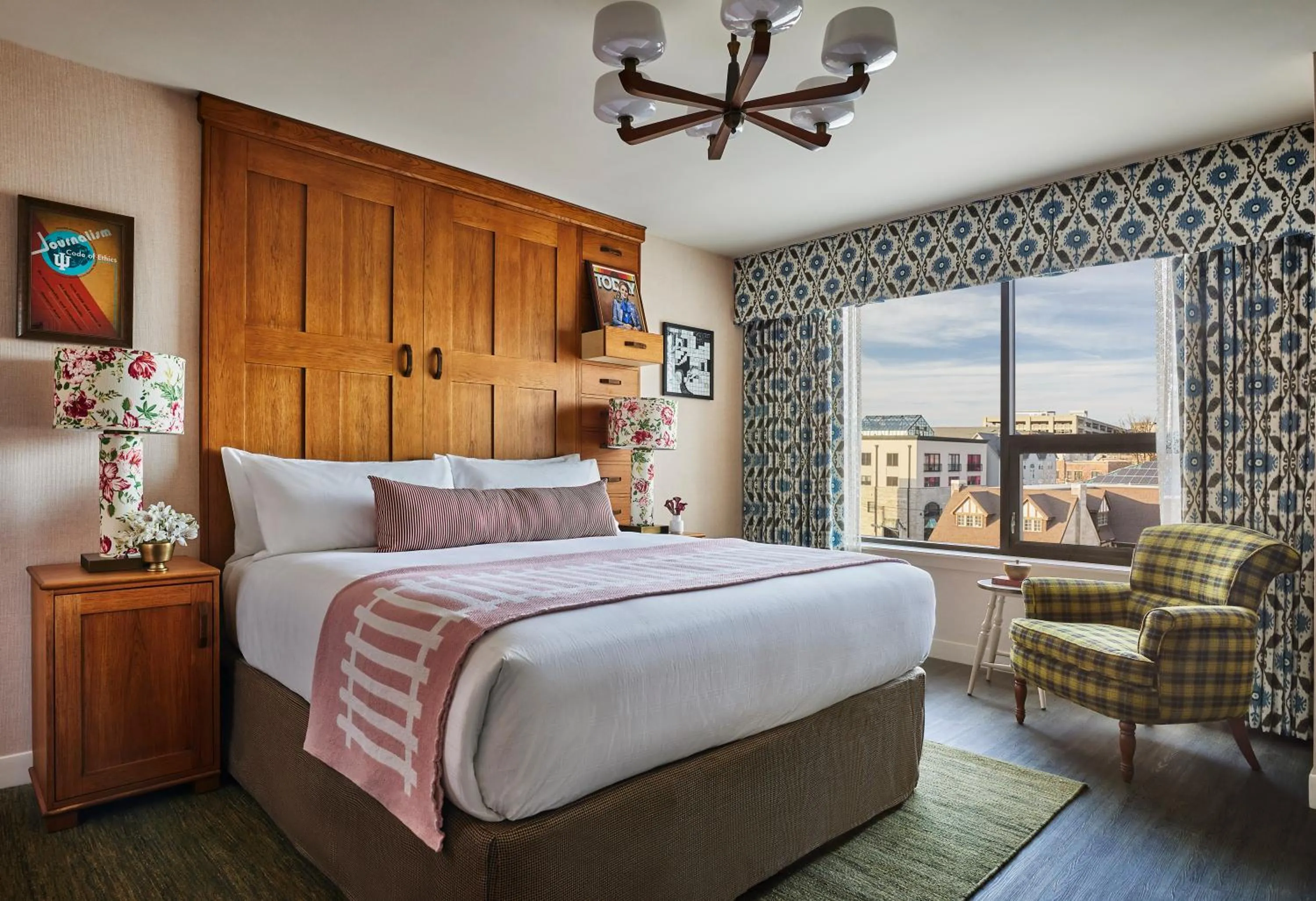 Bedroom, Bed in Graduate by Hilton Bloomington