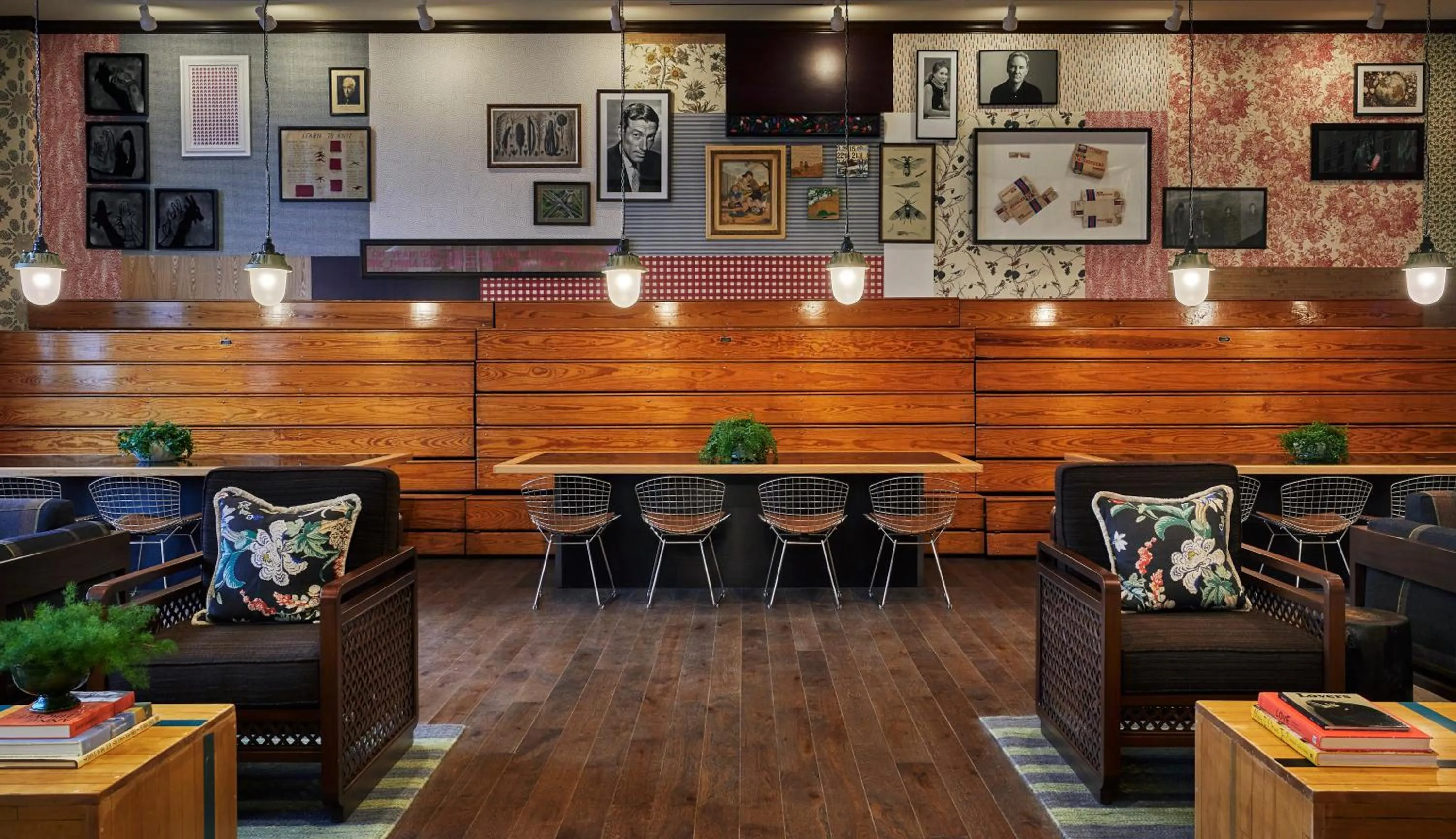 Lobby or reception in Graduate by Hilton Bloomington