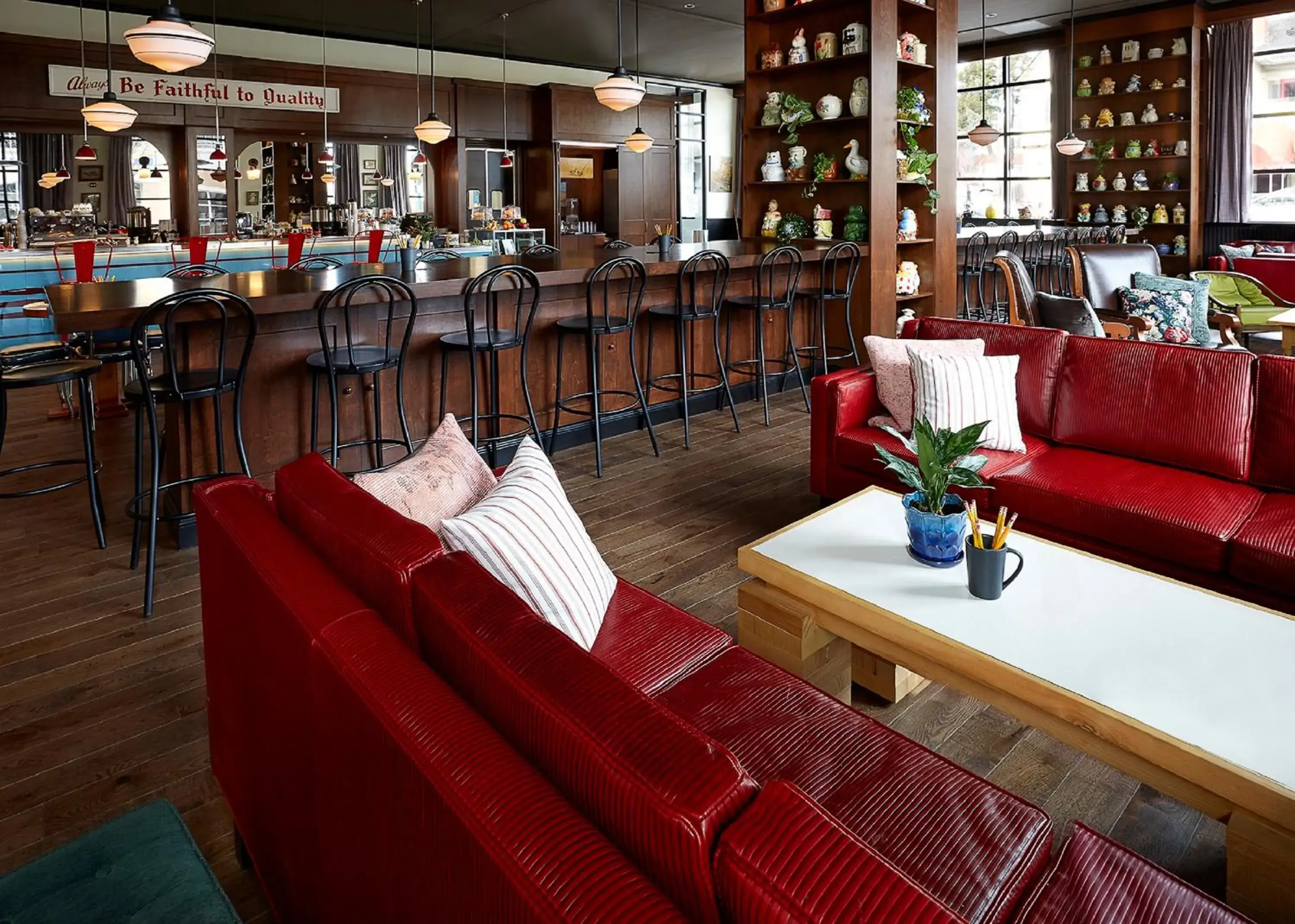 Lounge or bar in Graduate by Hilton Bloomington Lounge or bar in Graduate by Hilton Bloomington