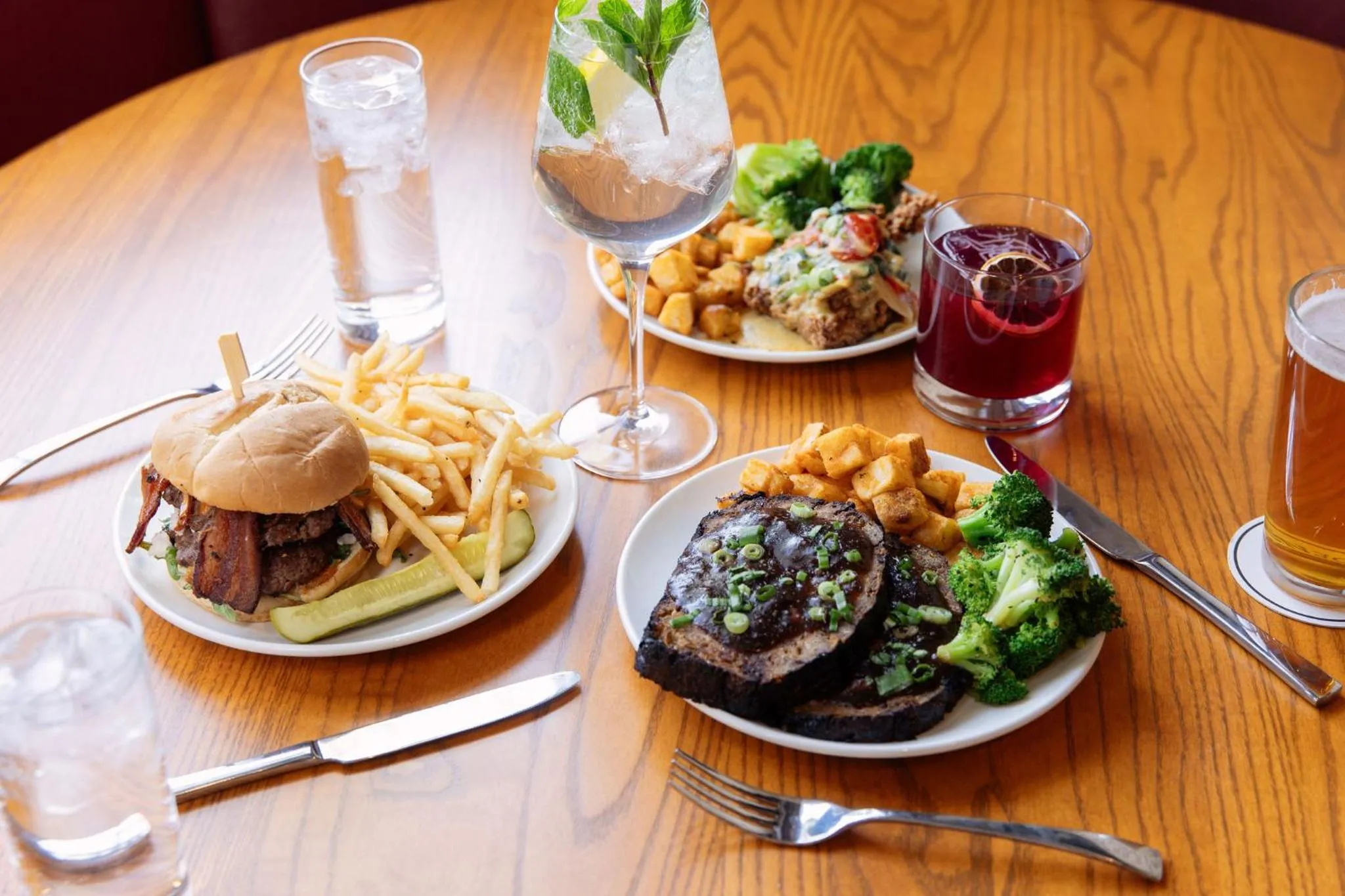 Restaurant/places to eat in Graduate by Hilton Bloomington