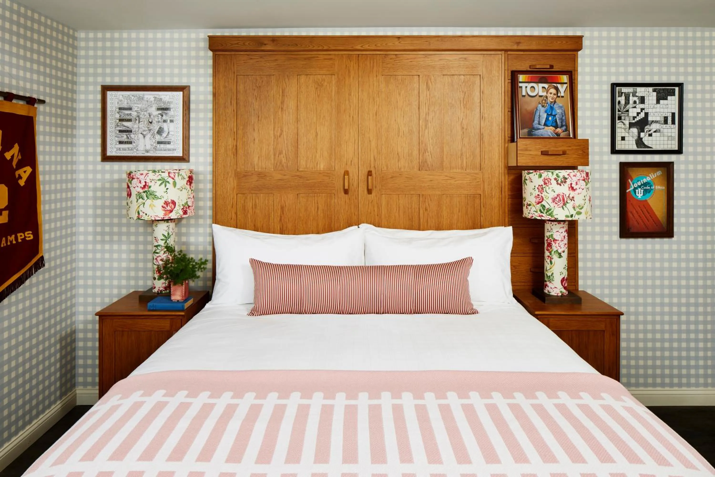 Bedroom, Bed in Graduate by Hilton Bloomington