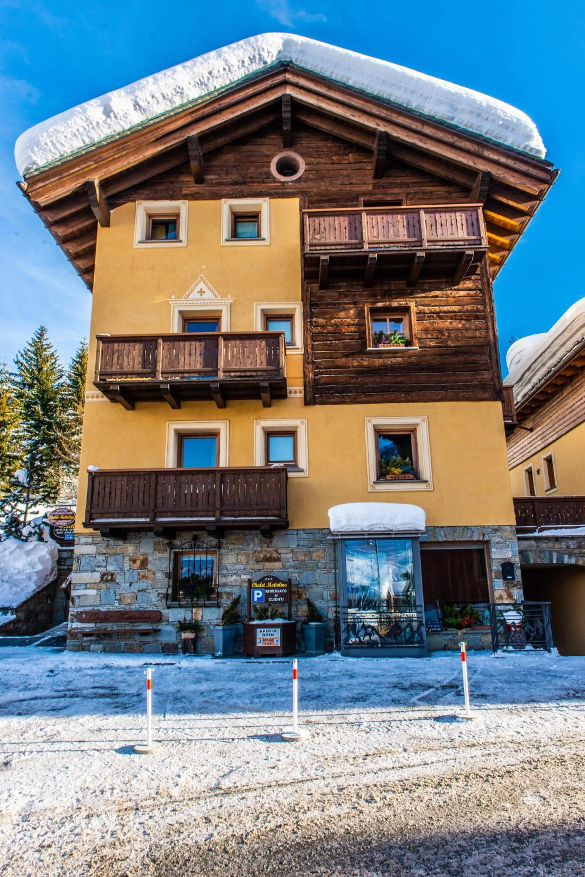 Property building in Chalet Mottolino