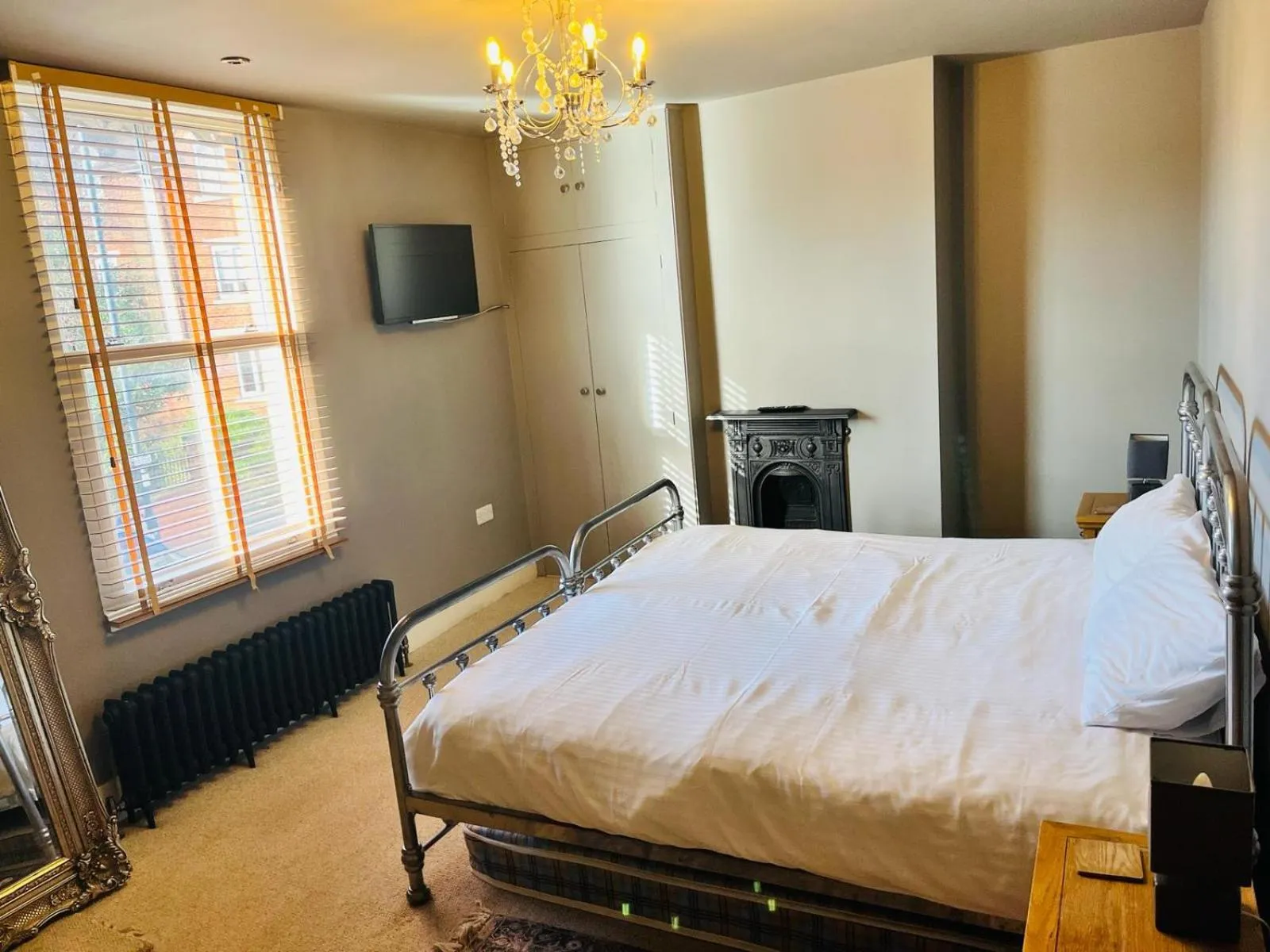 Bed in Simpsons Cottage - Grove Road Cottages